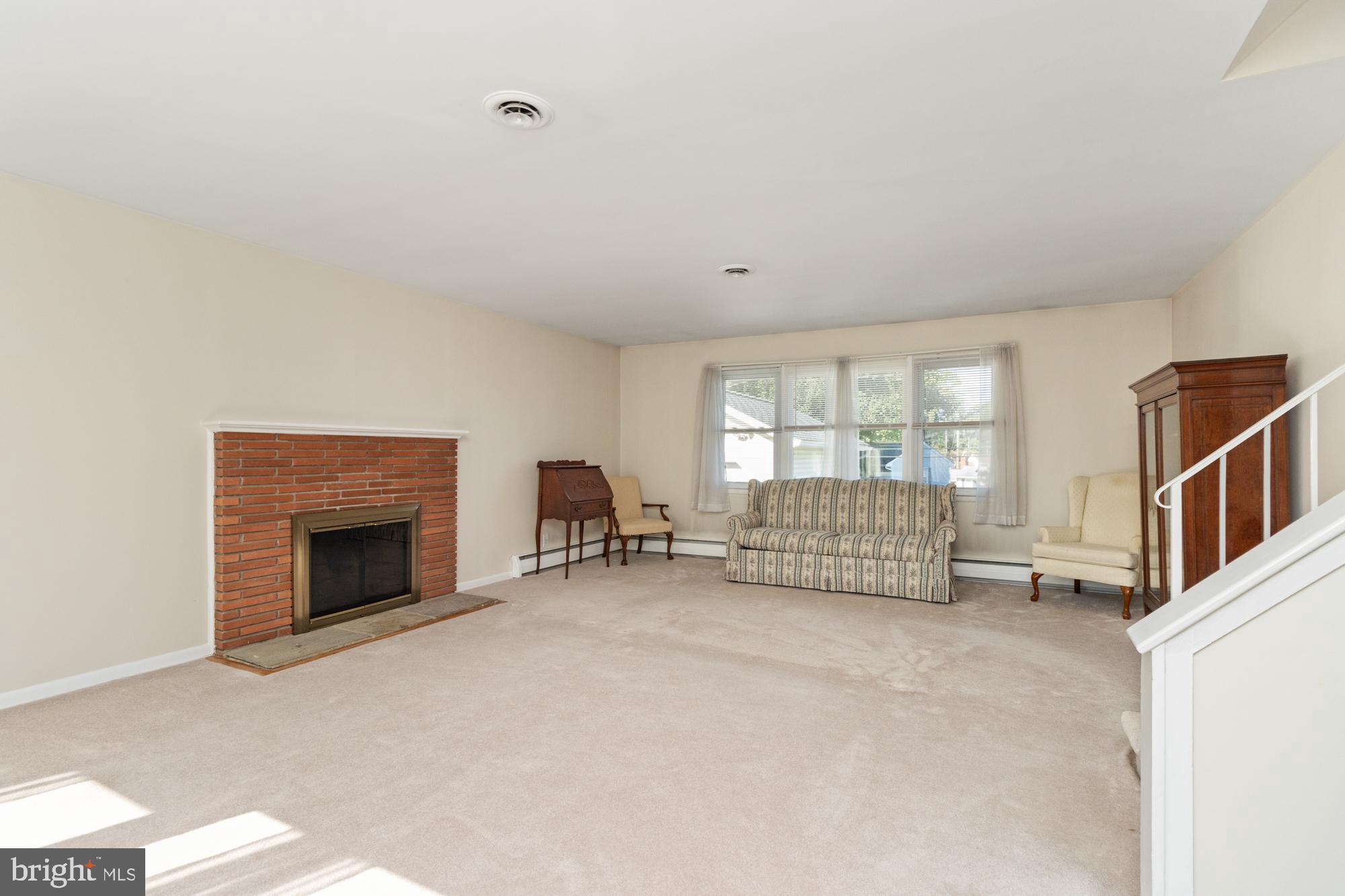910 STARBIT ROAD