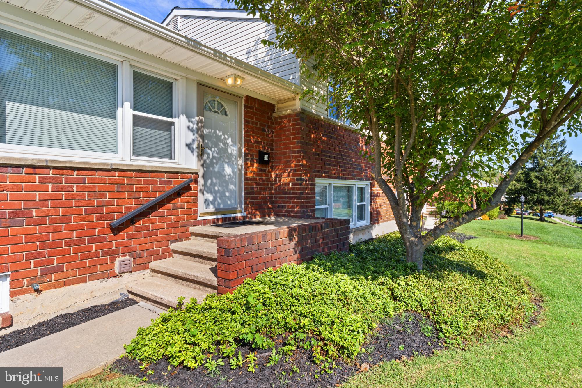 910 STARBIT ROAD