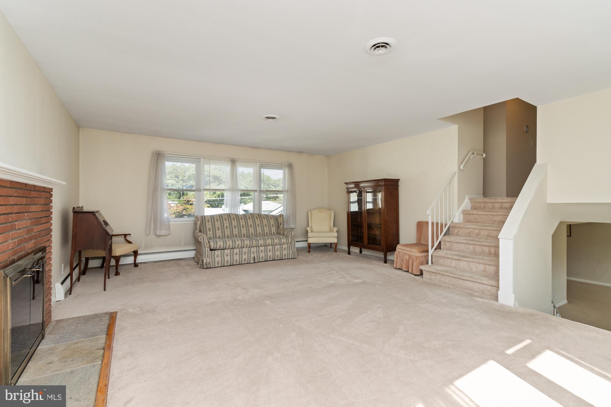 910 STARBIT ROAD