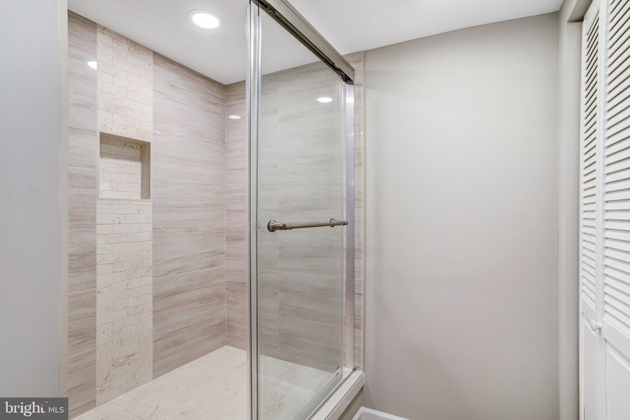 SUGARLAND RUN - Residential