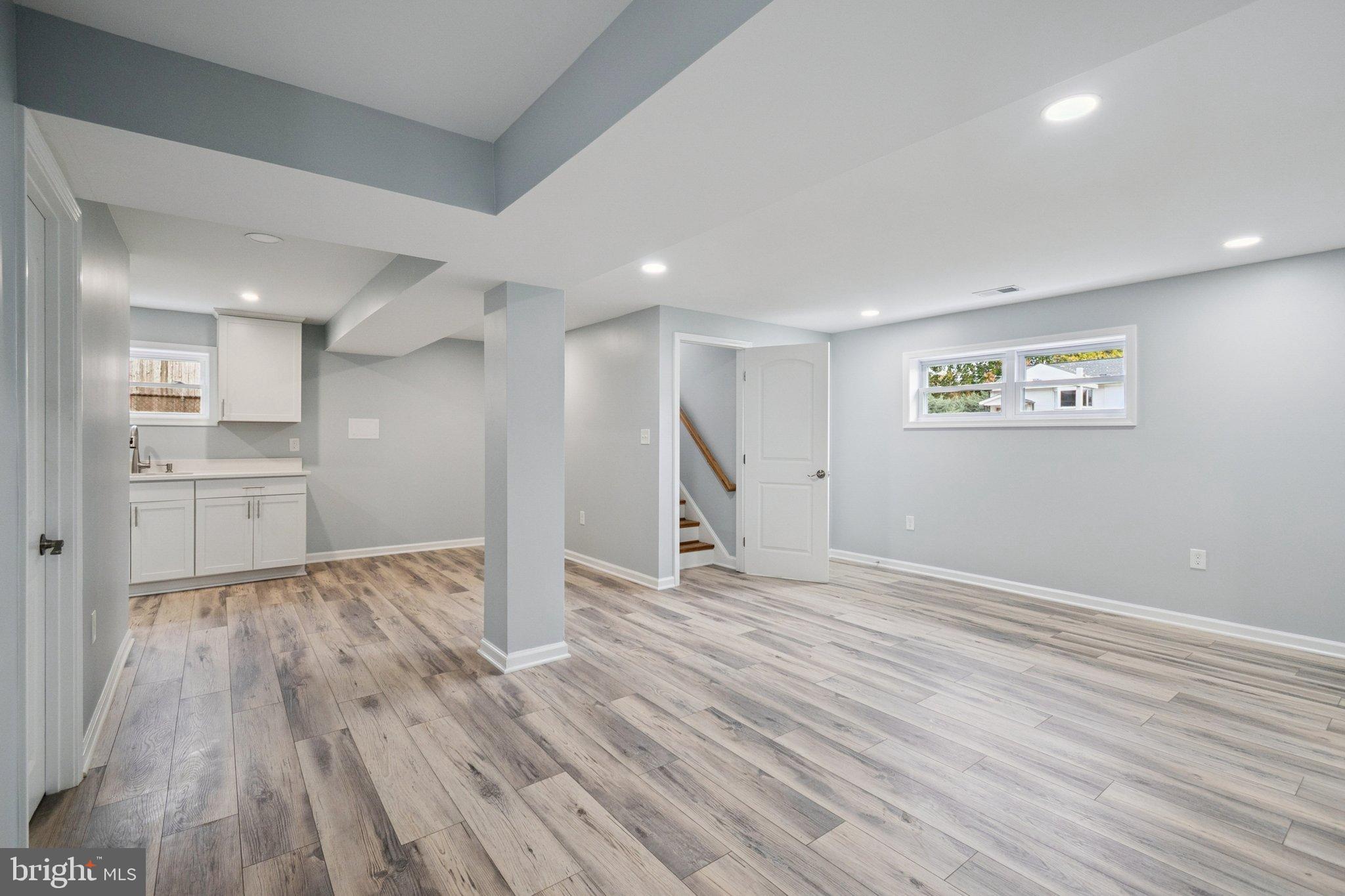 SPRINGFIELD VILLAGE - Residential