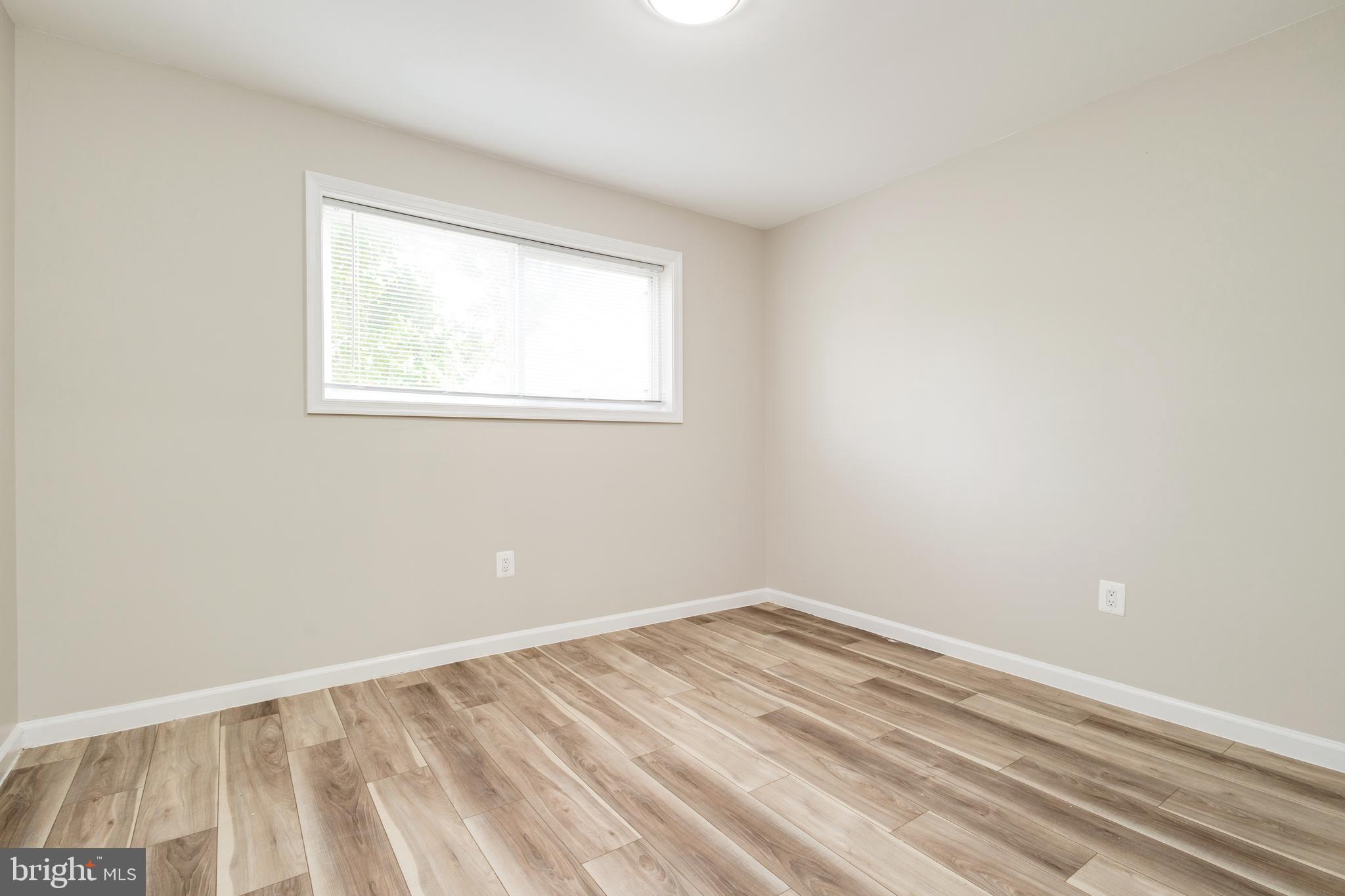 CONGRESS HEIGHTS - Commercial Sale