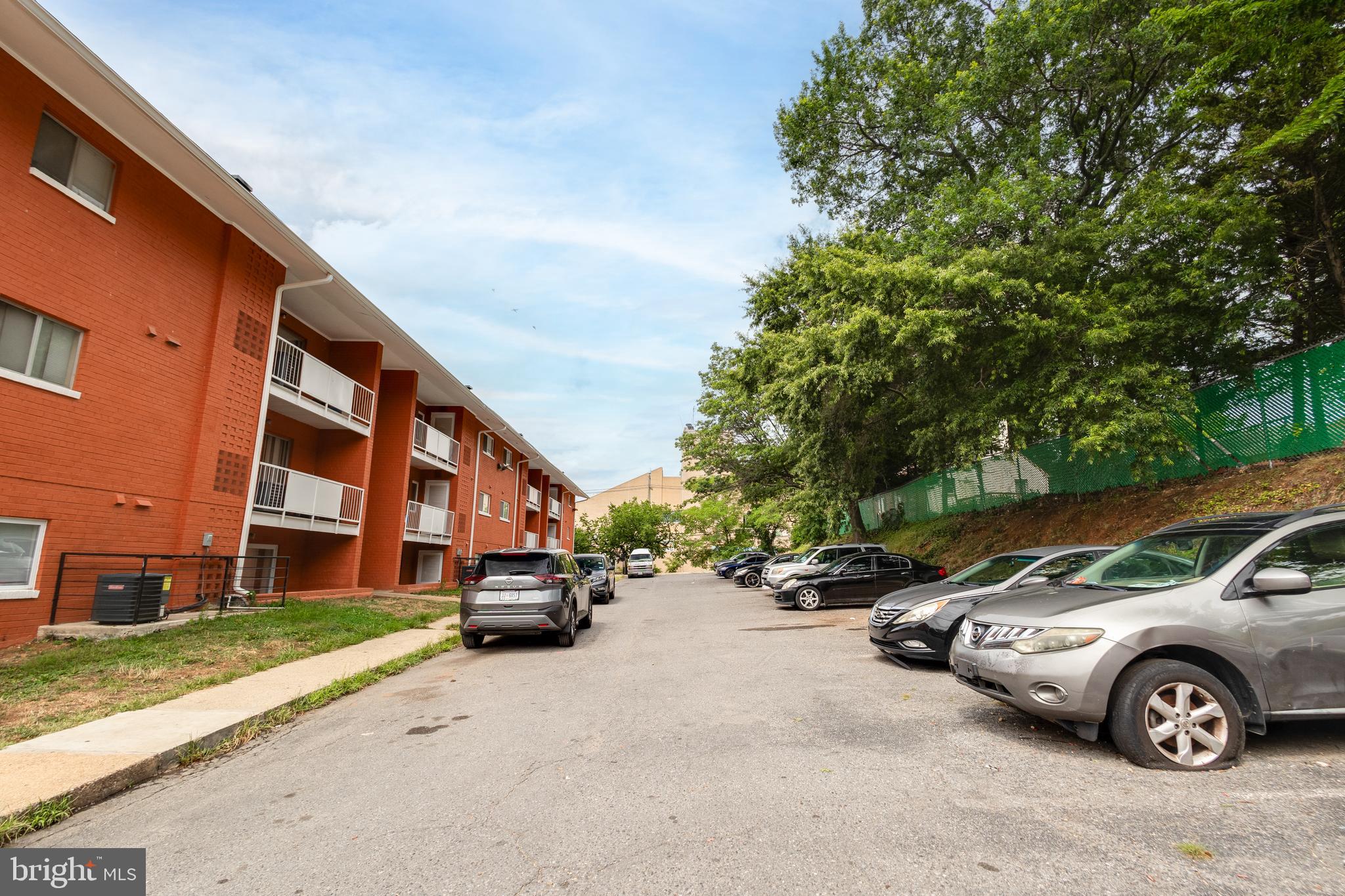 CONGRESS HEIGHTS - Commercial Sale