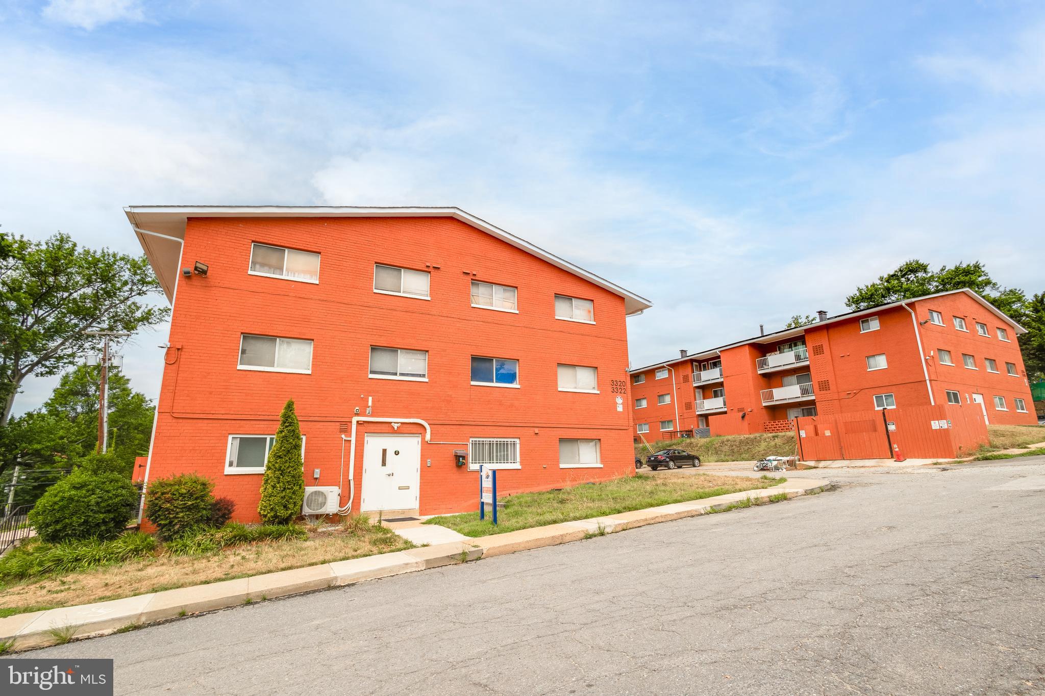 CONGRESS HEIGHTS - Commercial Sale
