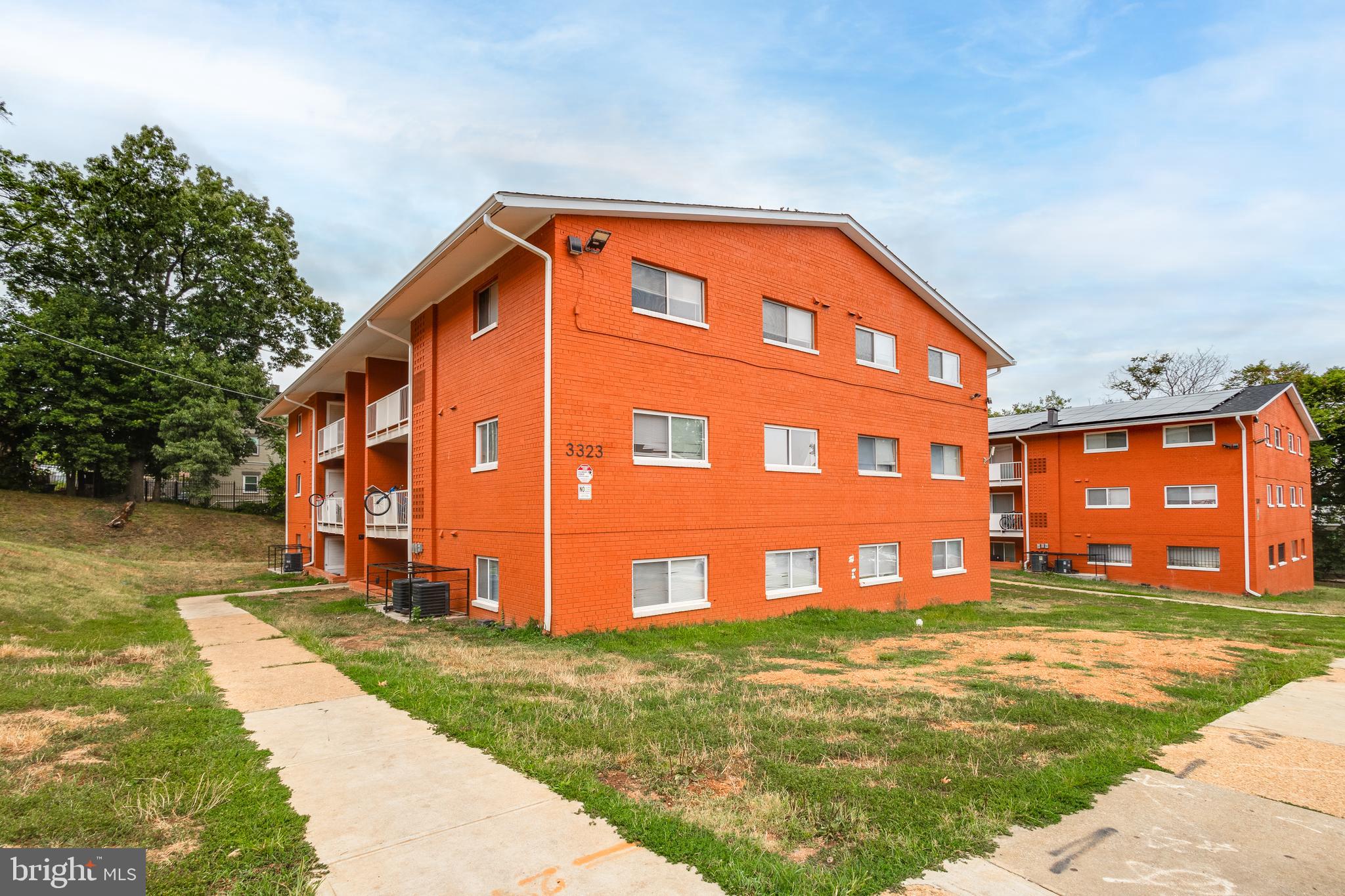 CONGRESS HEIGHTS - Commercial Sale