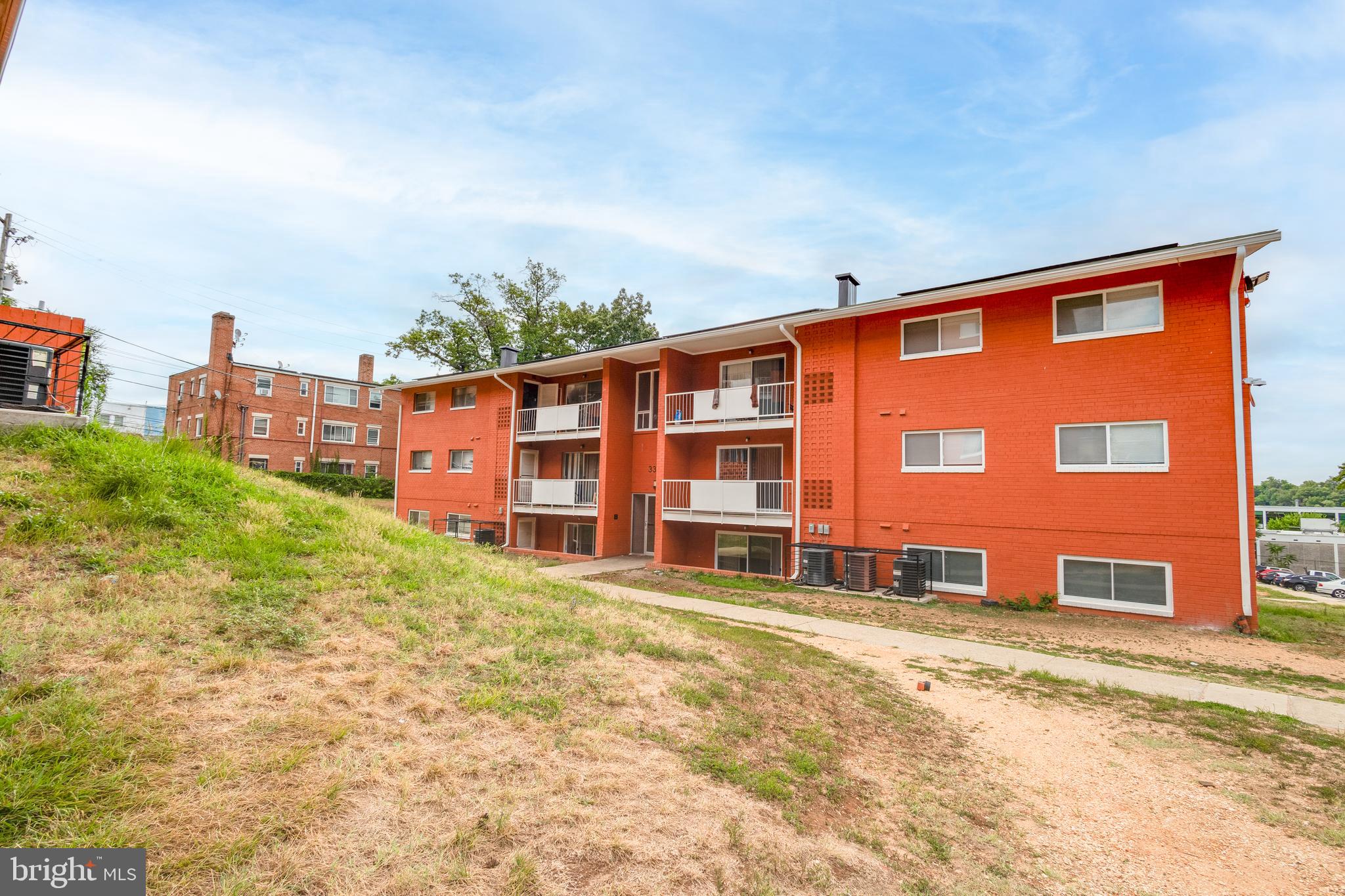 CONGRESS HEIGHTS - Commercial Sale