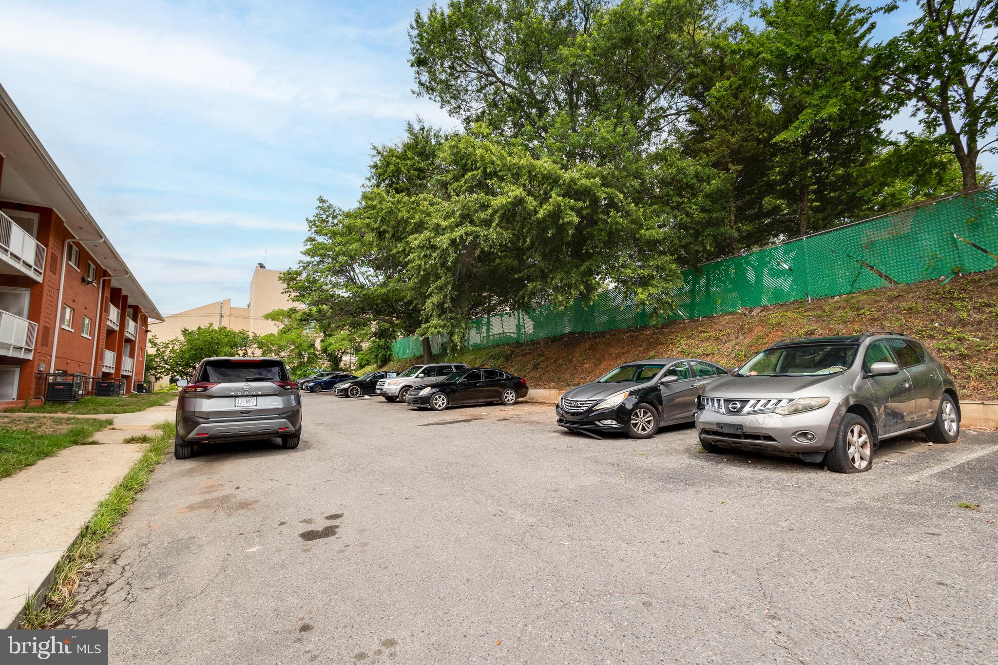 CONGRESS HEIGHTS - Commercial Sale