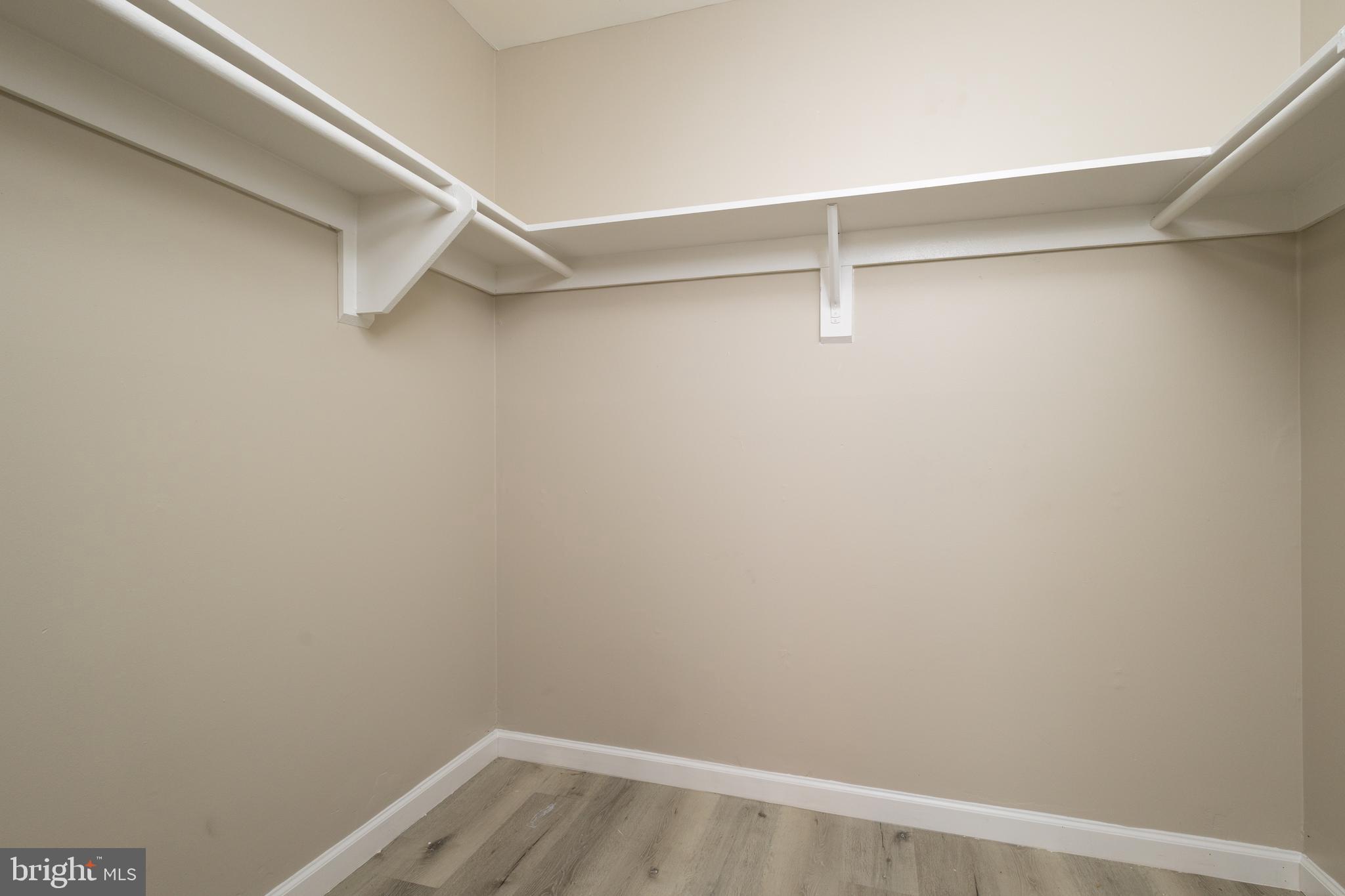 CONGRESS HEIGHTS - Commercial Sale