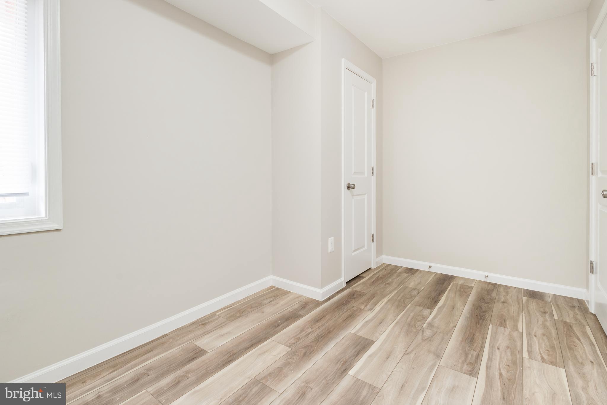 CONGRESS HEIGHTS - Commercial Sale
