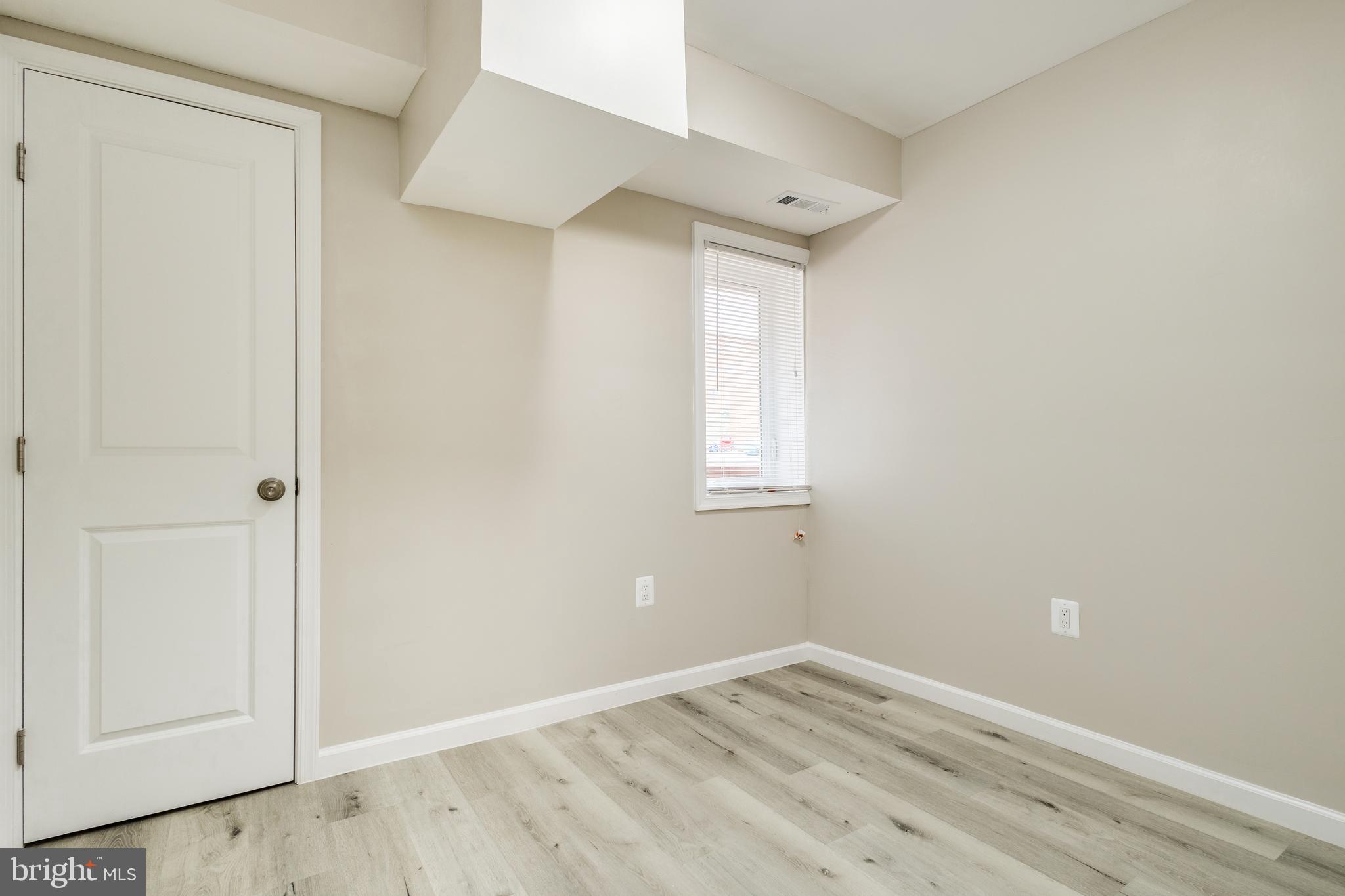 CONGRESS HEIGHTS - Commercial Sale
