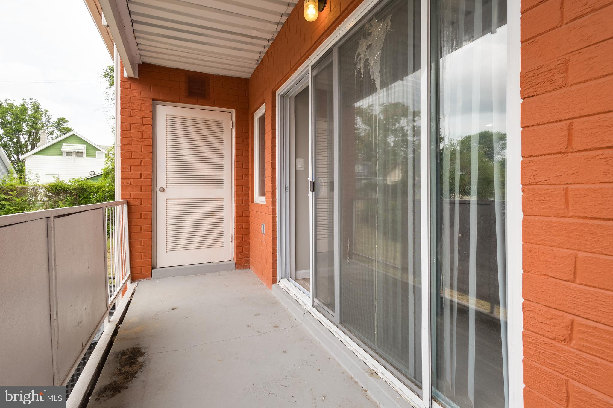 CONGRESS HEIGHTS - Commercial Sale