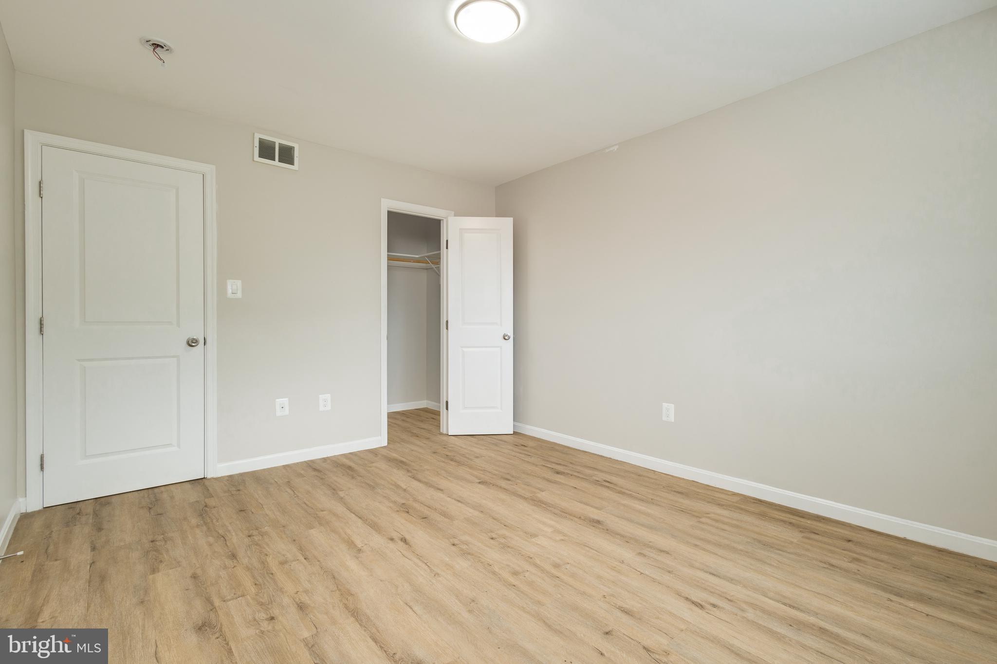 CONGRESS HEIGHTS - Commercial Sale