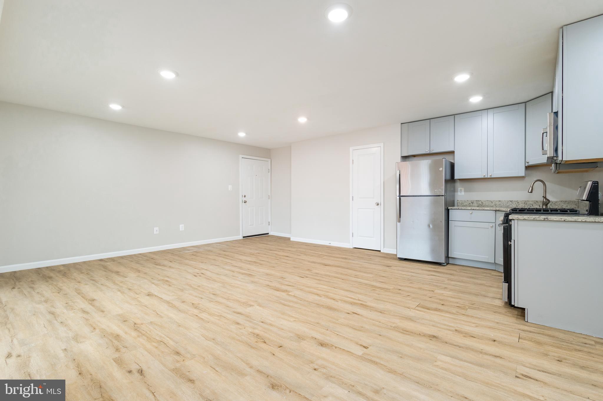 CONGRESS HEIGHTS - Commercial Sale