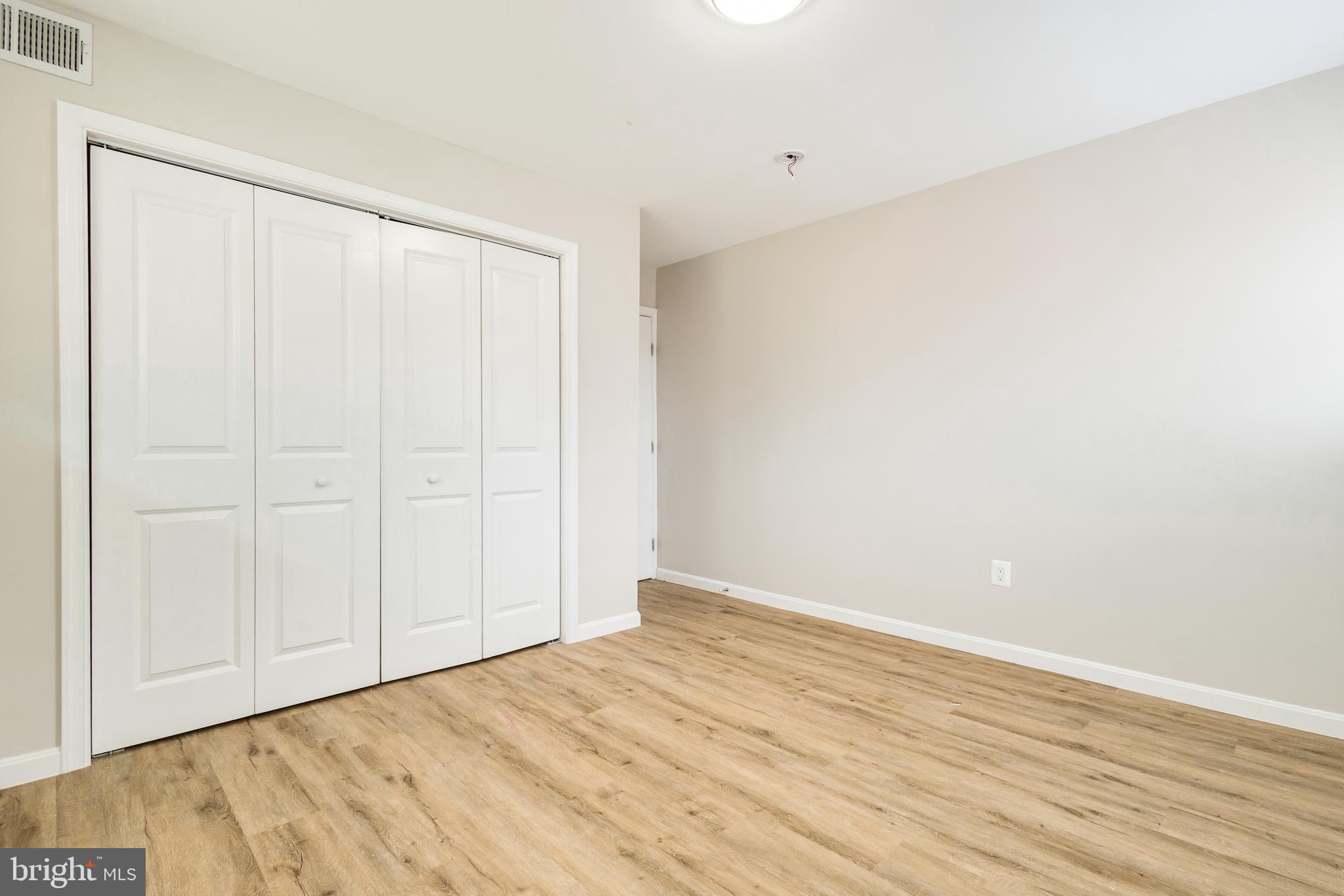 CONGRESS HEIGHTS - Commercial Sale