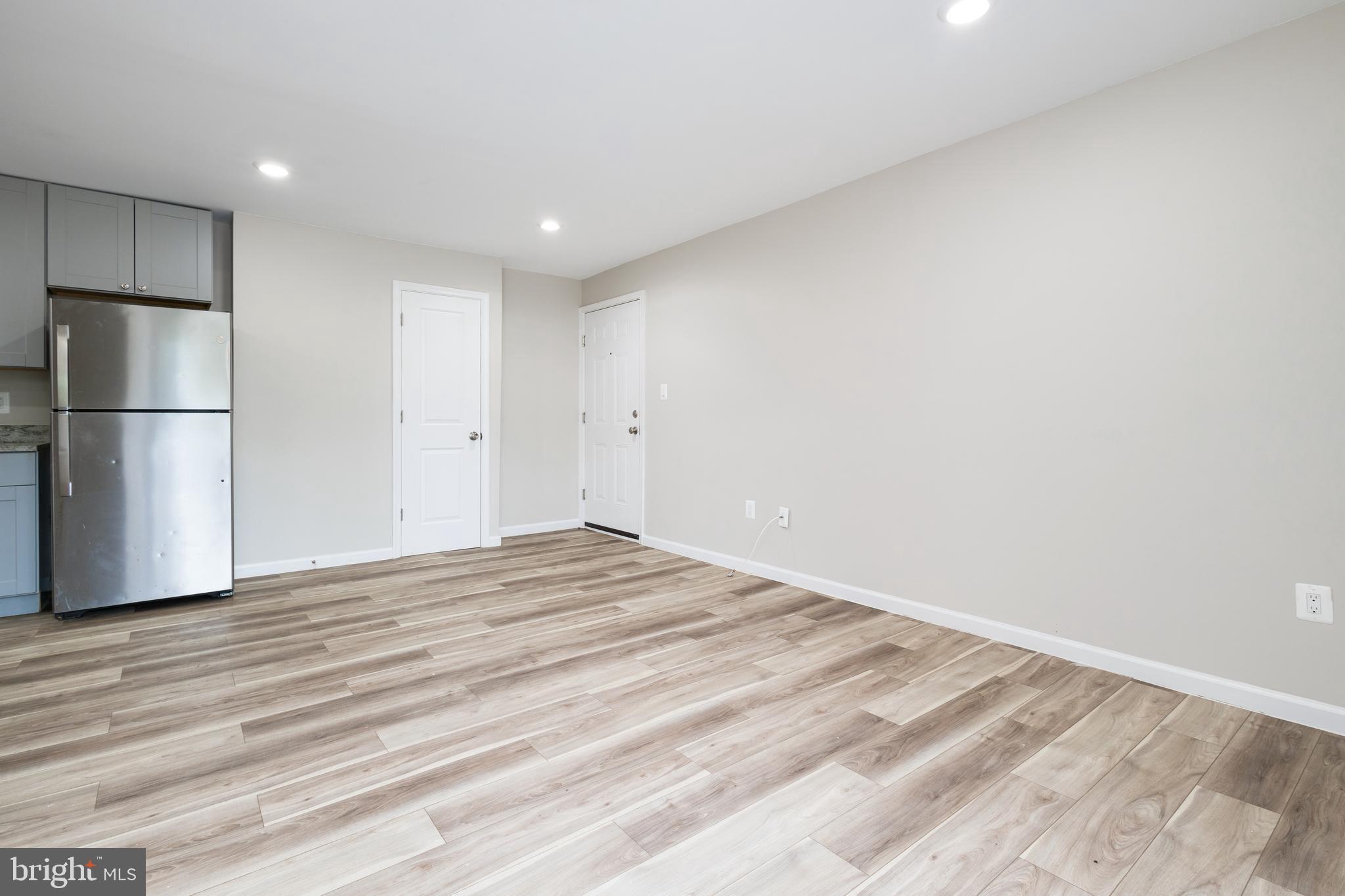 CONGRESS HEIGHTS - Commercial Sale
