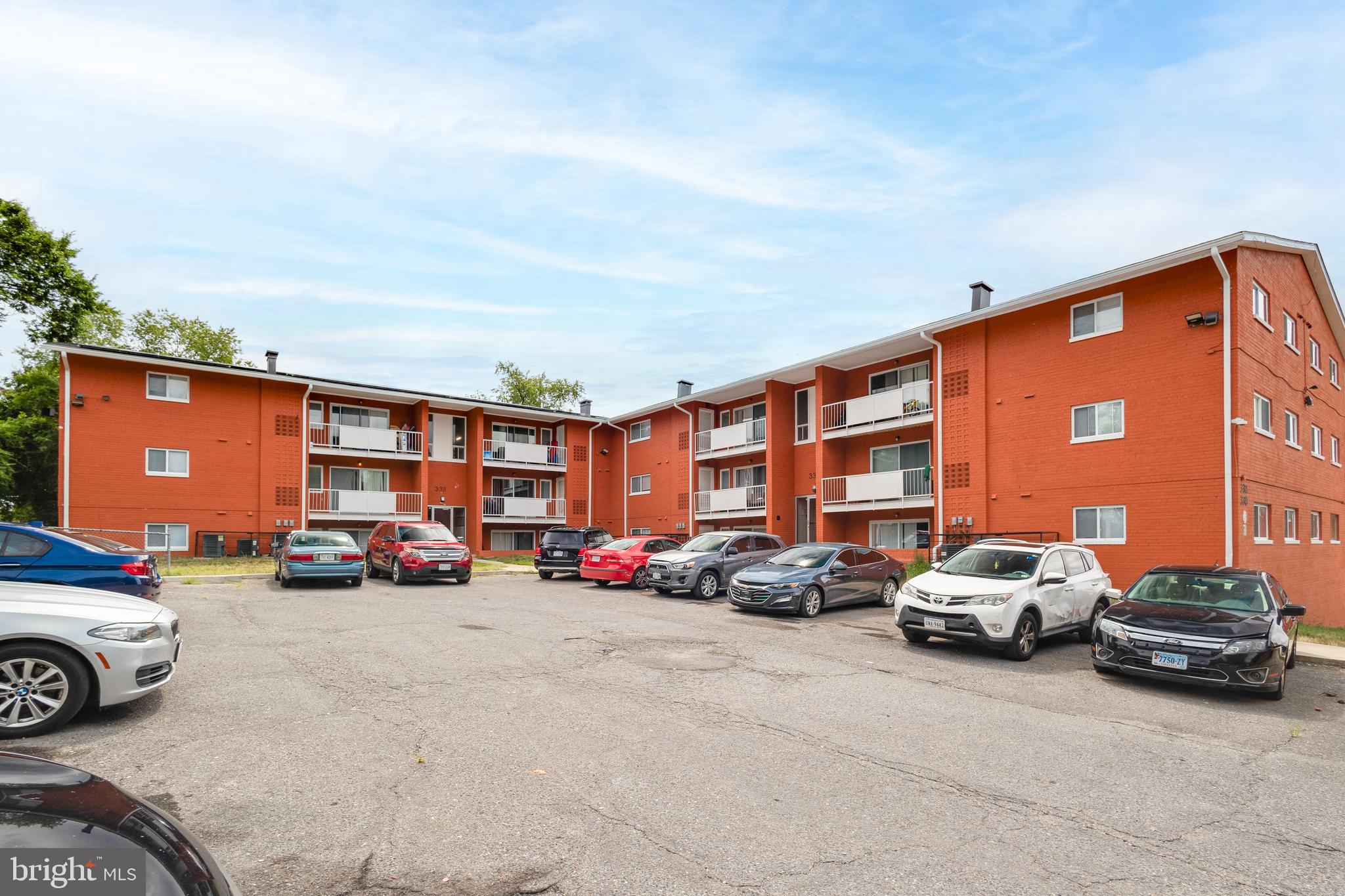 CONGRESS HEIGHTS - Commercial Sale