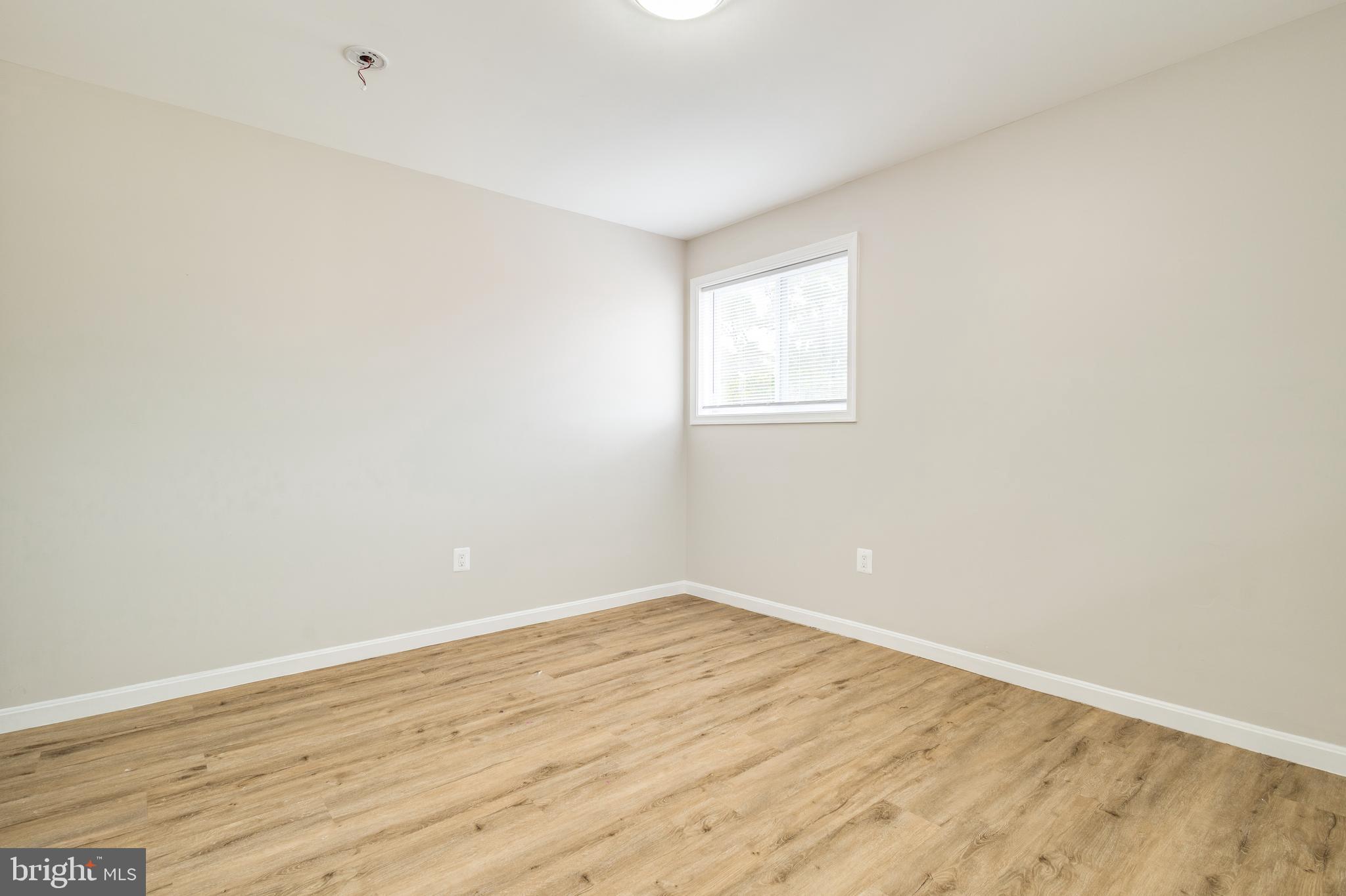 CONGRESS HEIGHTS - Commercial Sale