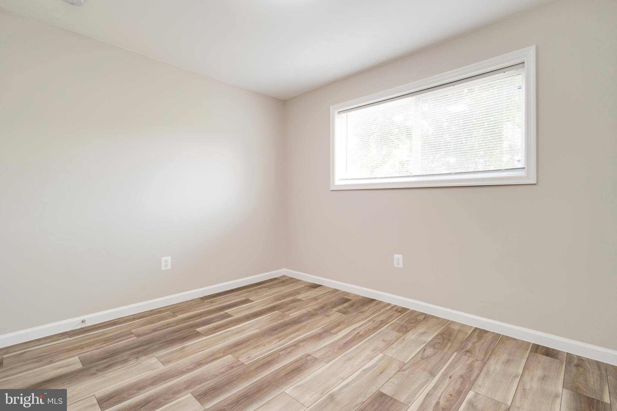 CONGRESS HEIGHTS - Commercial Sale