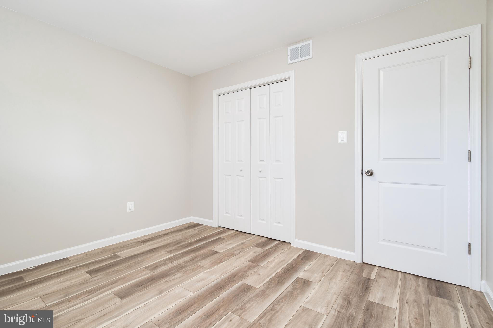 CONGRESS HEIGHTS - Commercial Sale