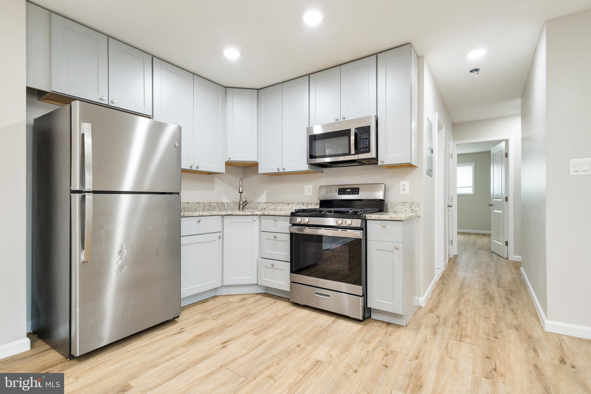 CONGRESS HEIGHTS - Commercial Sale
