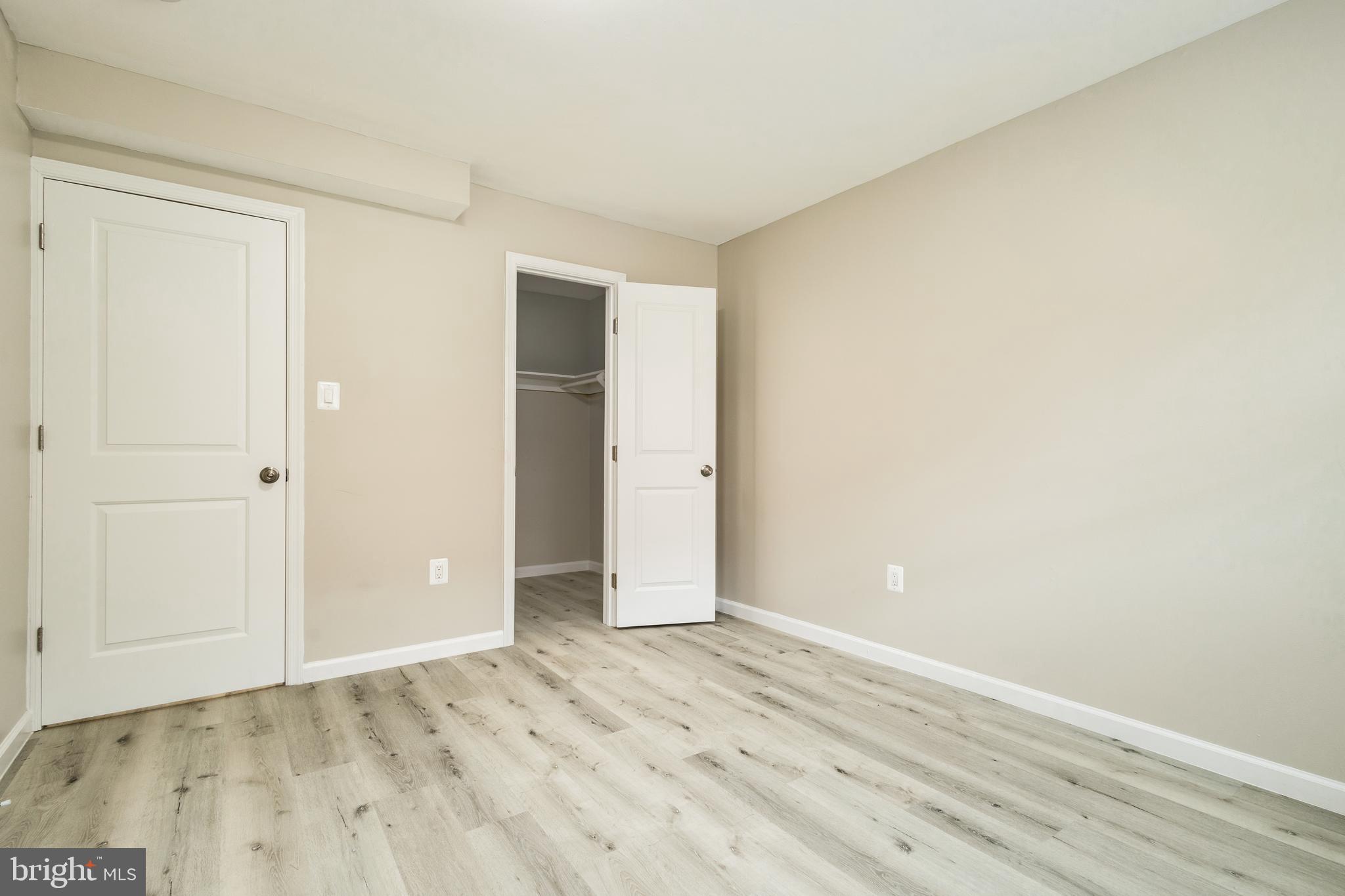 CONGRESS HEIGHTS - Commercial Sale