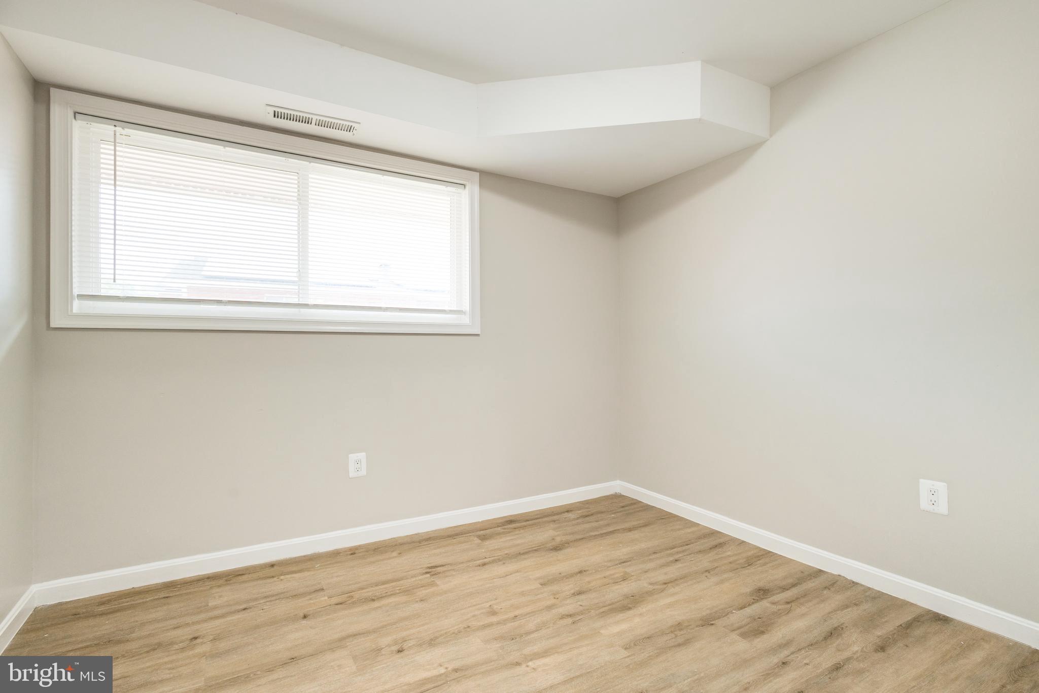 CONGRESS HEIGHTS - Commercial Sale