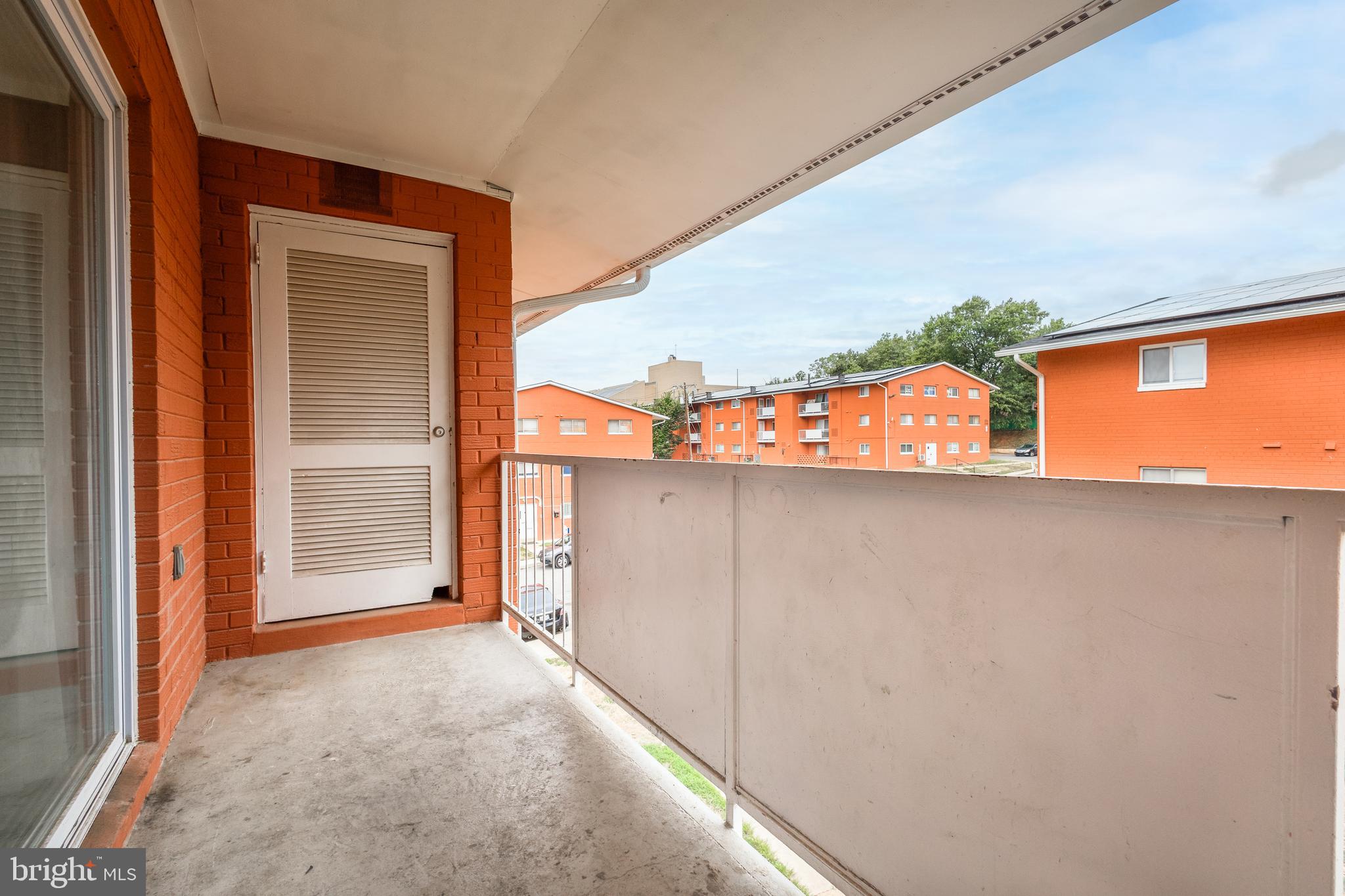 CONGRESS HEIGHTS - Commercial Sale