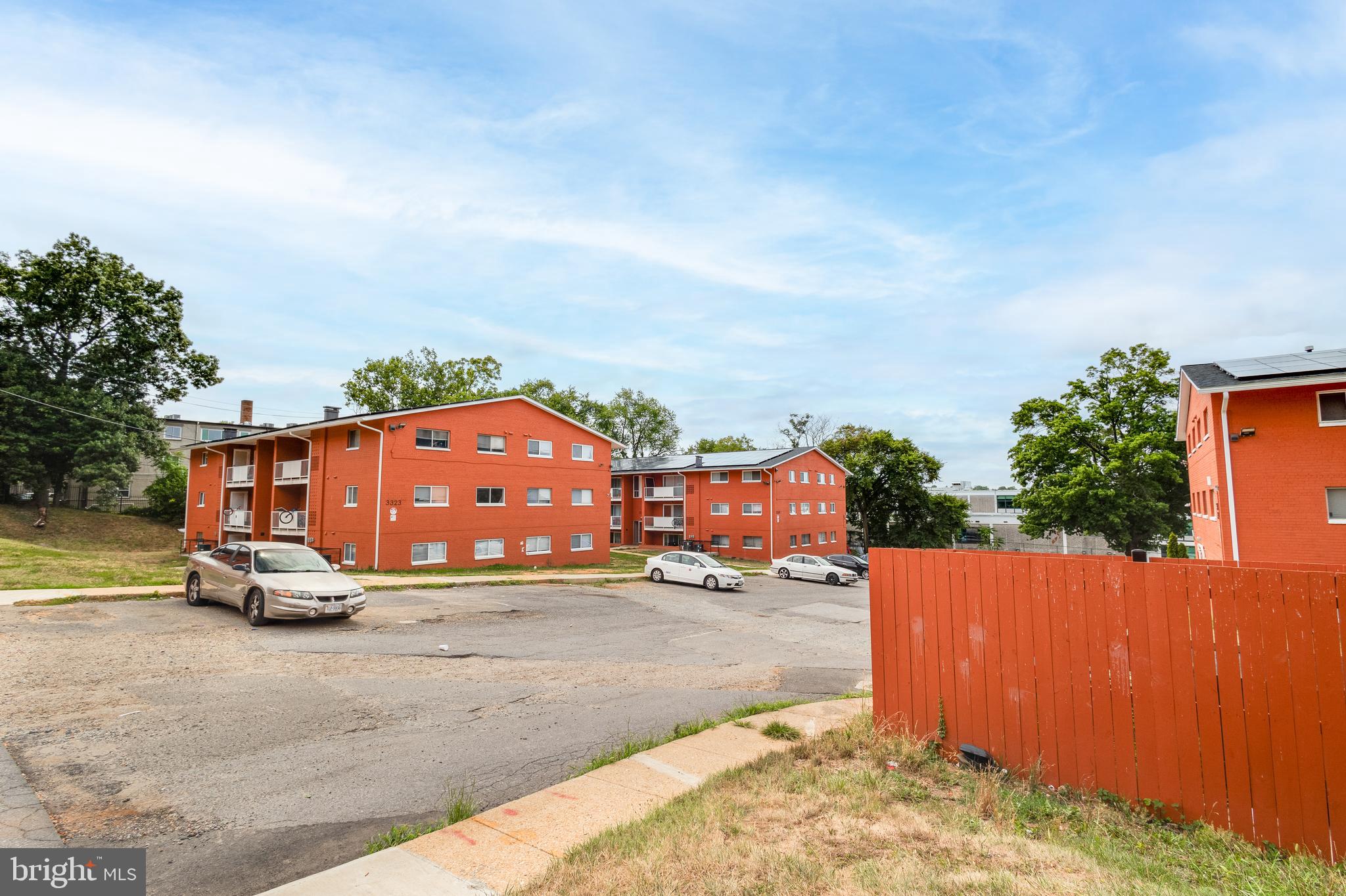 CONGRESS HEIGHTS - Commercial Sale