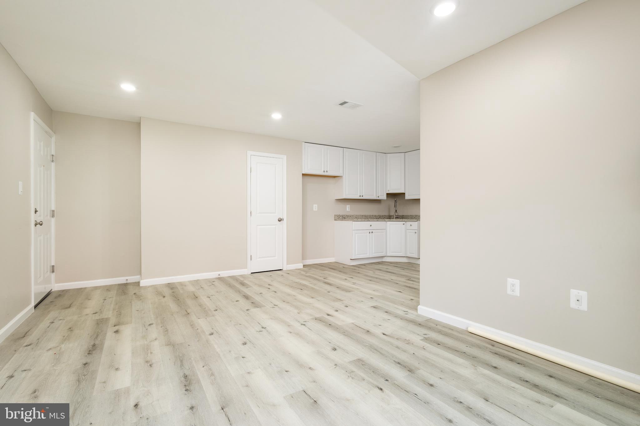 CONGRESS HEIGHTS - Commercial Sale
