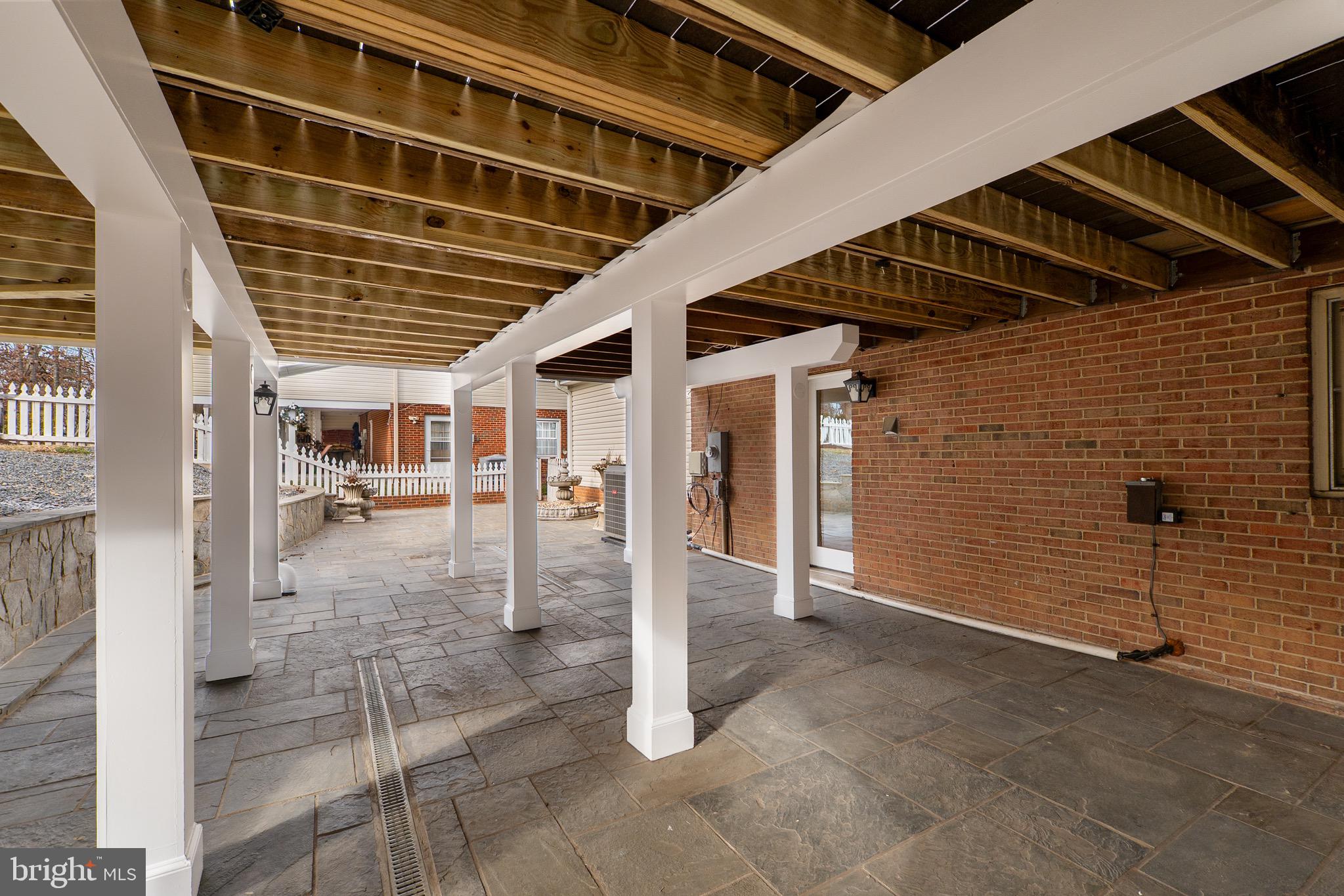 HONEY TREE - Residential