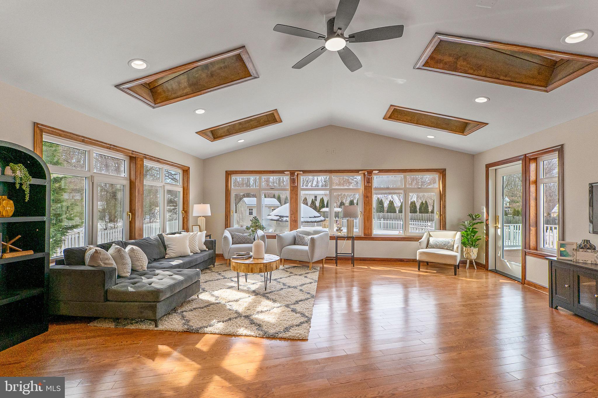 HONEY TREE - Residential