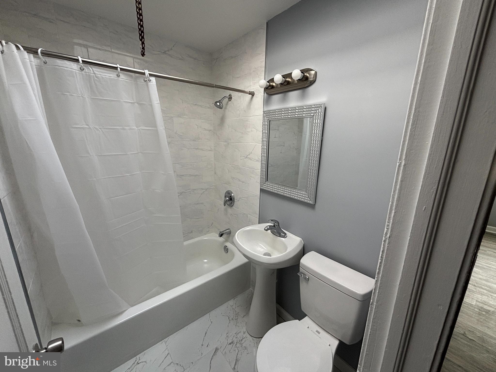 PHILADELPHIA (NORTHEAST) - Residential