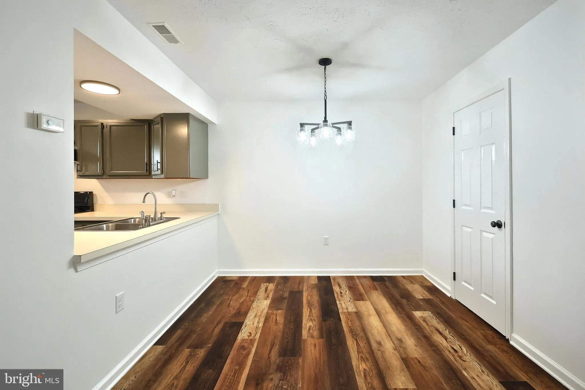 Dover, Pennsylvania 17315, United States, 3 Bedrooms Bedrooms, ,2 BathroomsBathrooms,Residential,Pending,205811