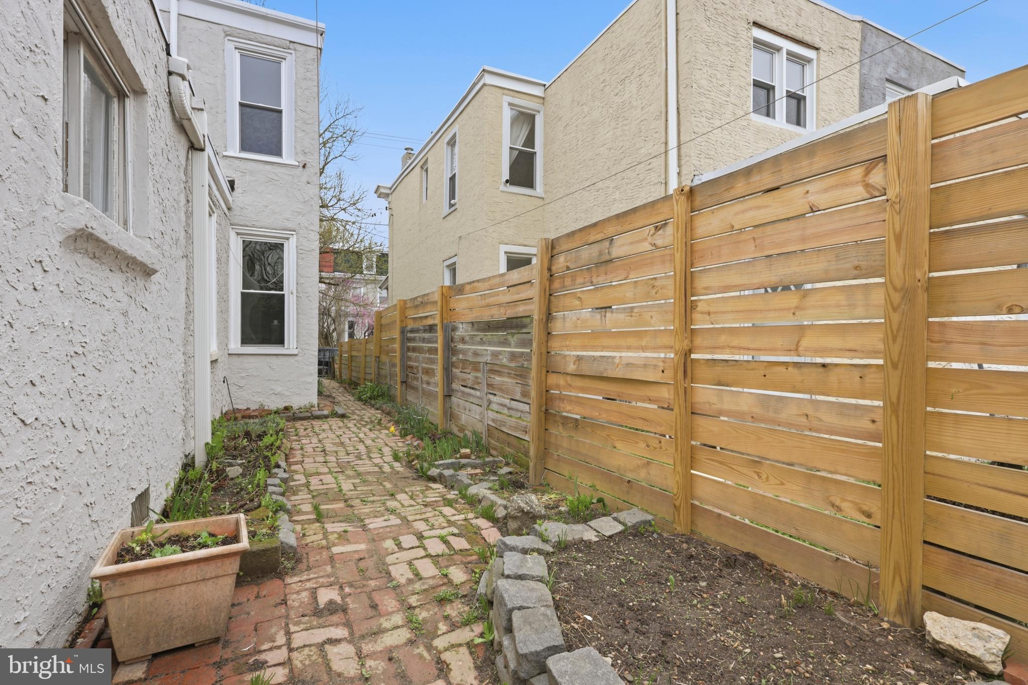 GERMANTOWN (WEST) - Residential