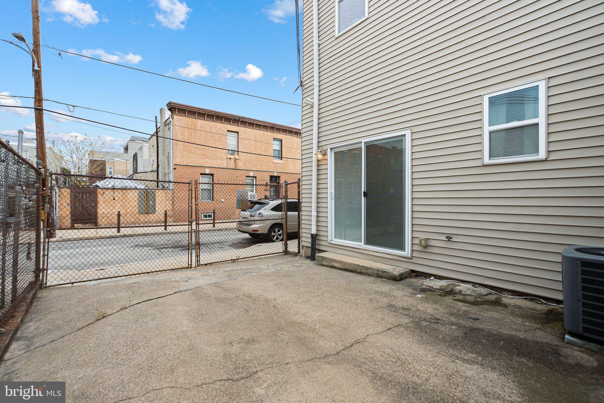 POINT BREEZE - Residential