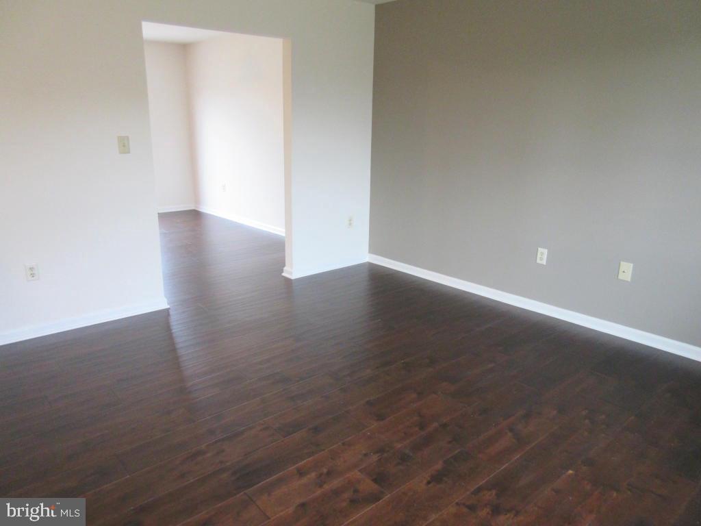 THOROUGHBRED TERRACE - Residential