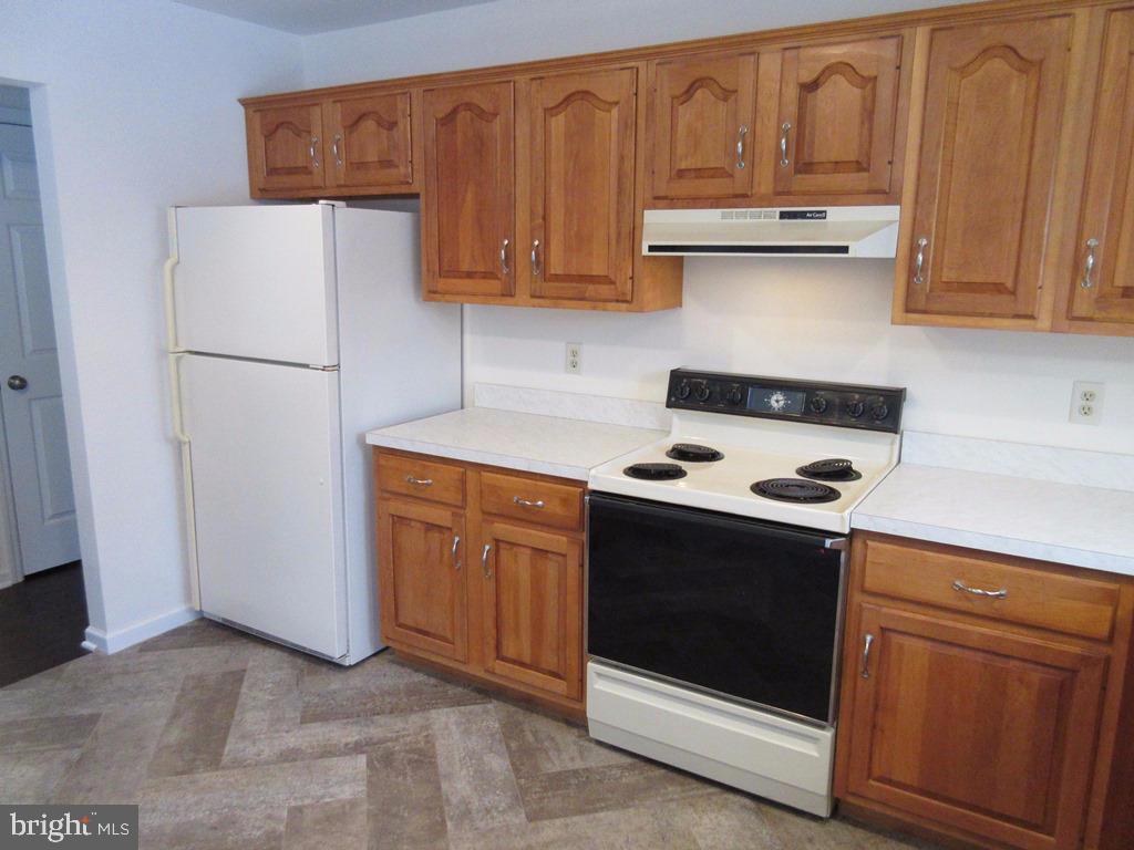 THOROUGHBRED TERRACE - Residential