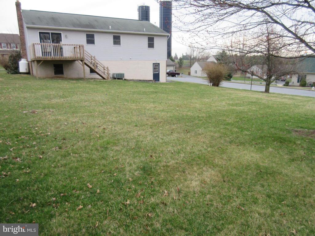 THOROUGHBRED TERRACE - Residential