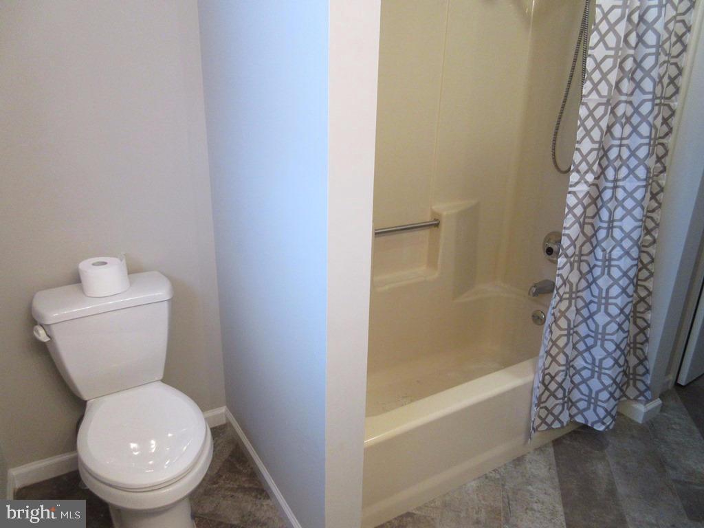 THOROUGHBRED TERRACE - Residential