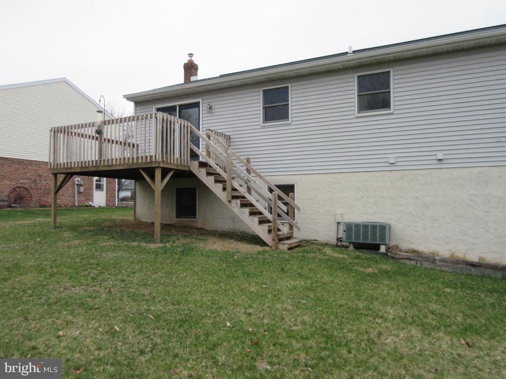 THOROUGHBRED TERRACE - Residential