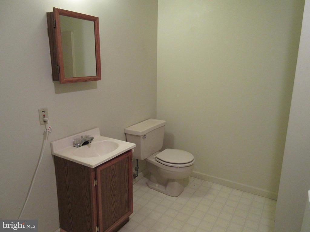 THOROUGHBRED TERRACE - Residential