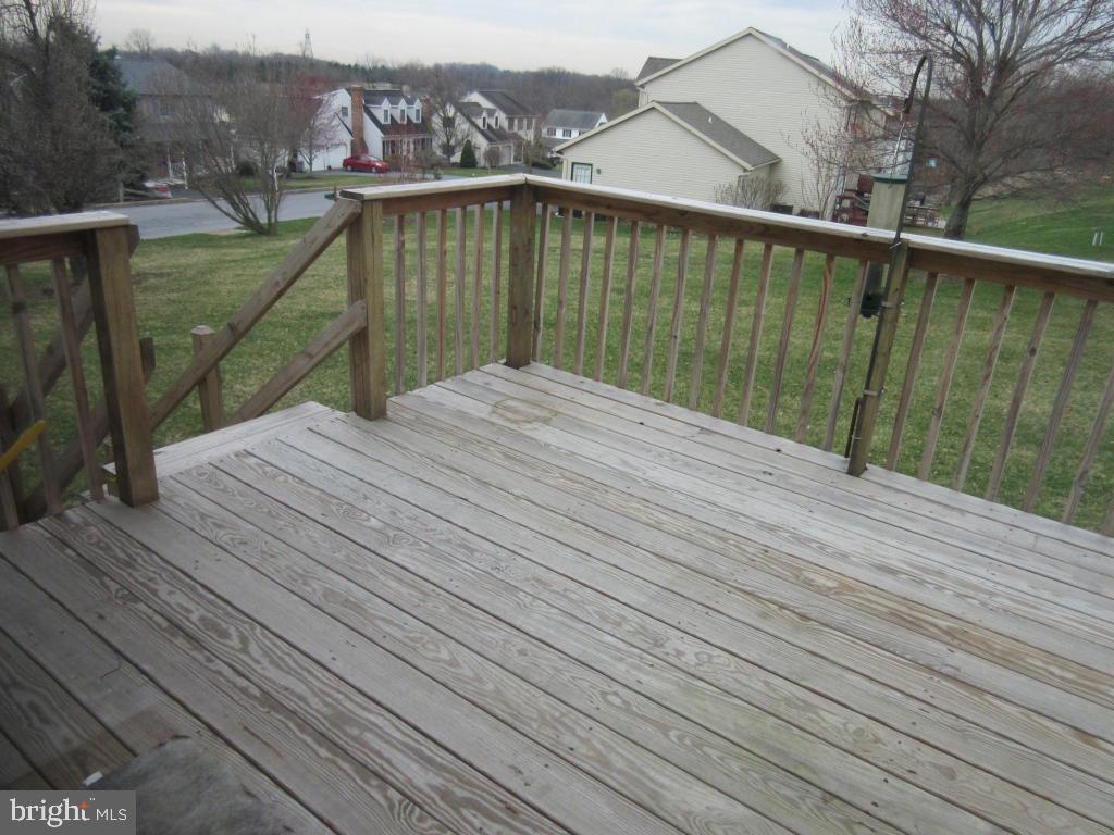 THOROUGHBRED TERRACE - Residential