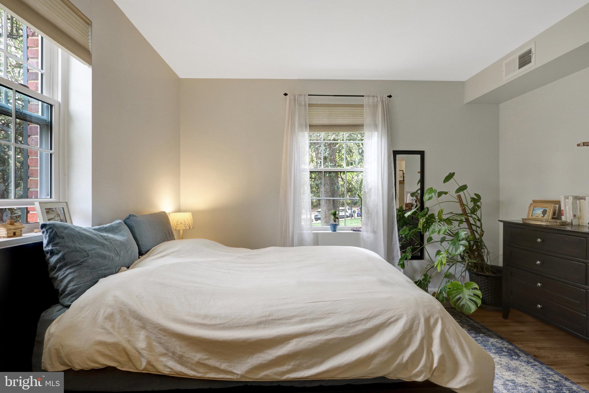 COLONIAL VILLAGE - Residential Lease