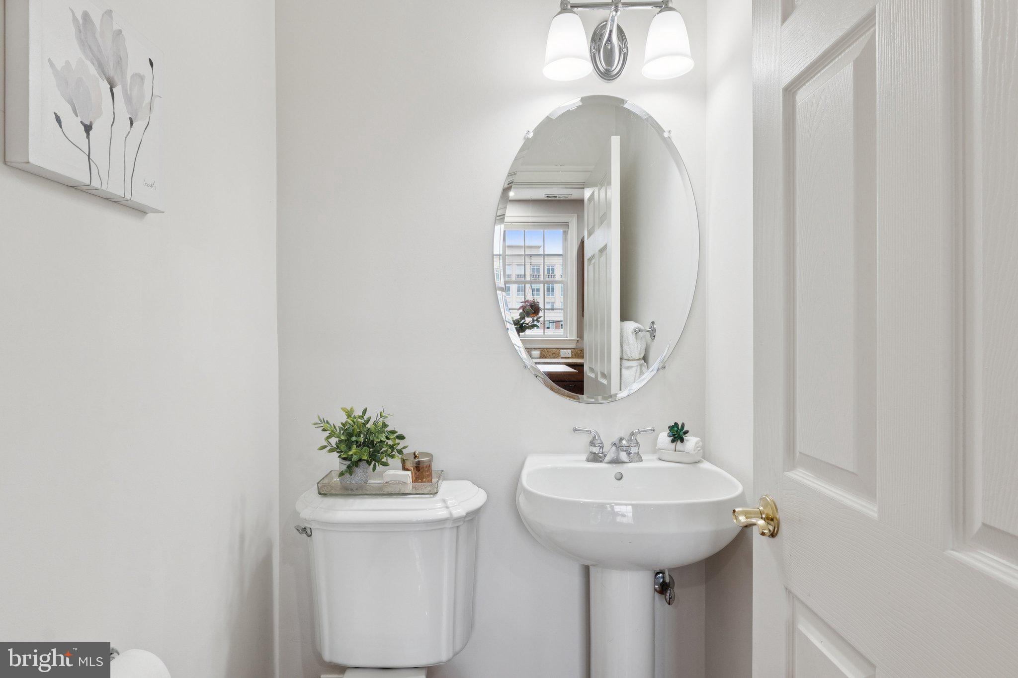 COURTYARDS AT WEST 222 - Residential