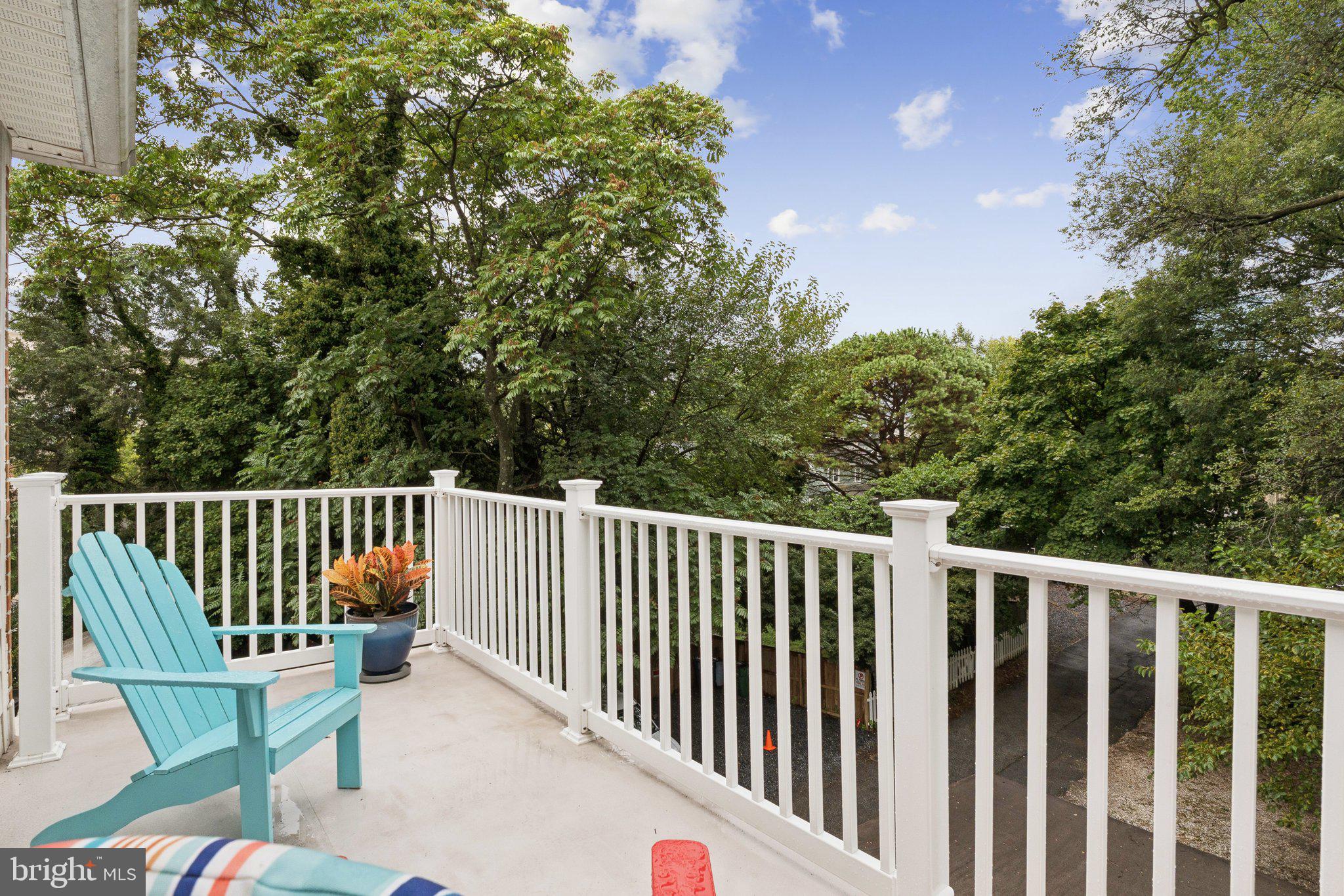 COURTYARDS AT WEST 222 - Residential