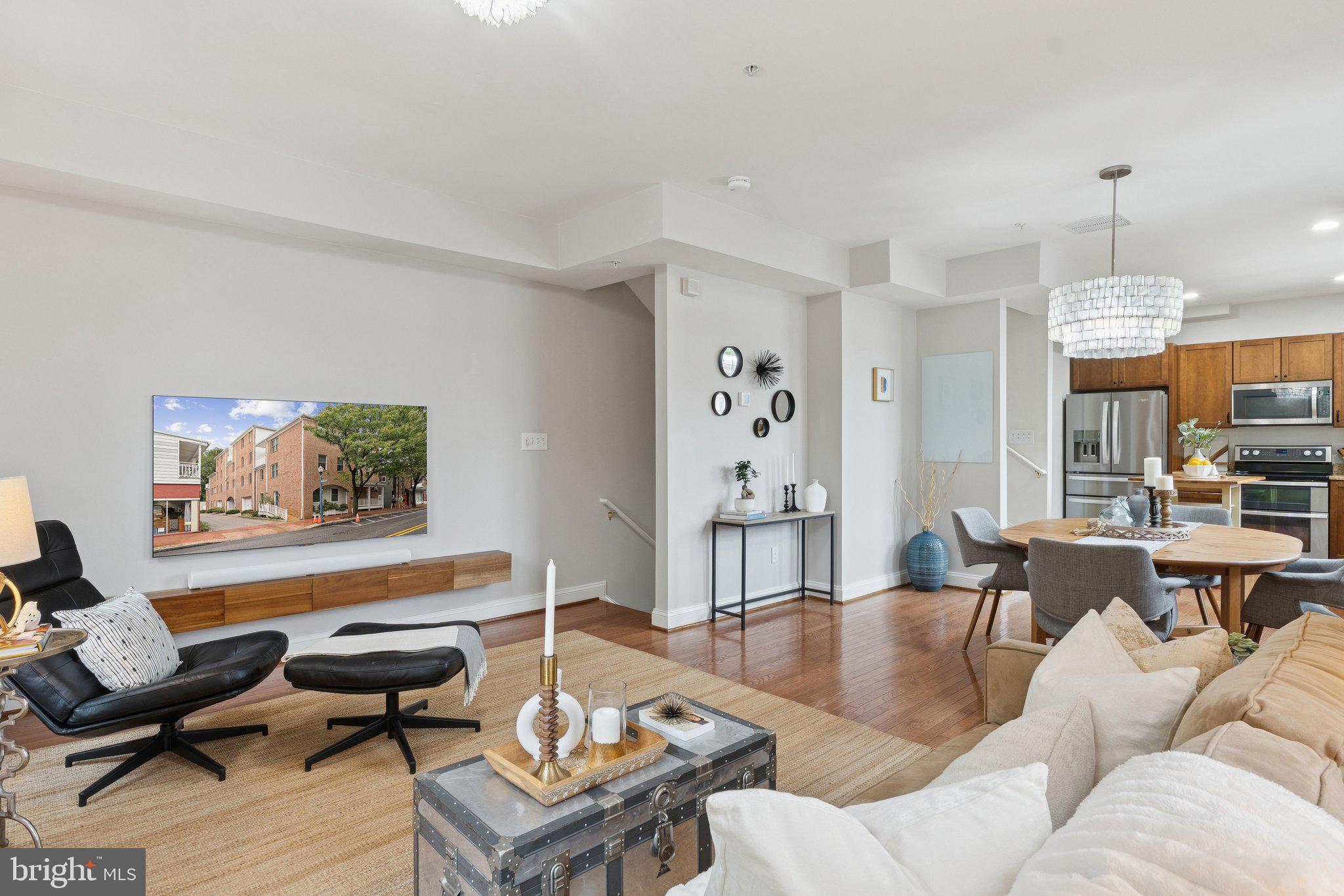 COURTYARDS AT WEST 222 - Residential