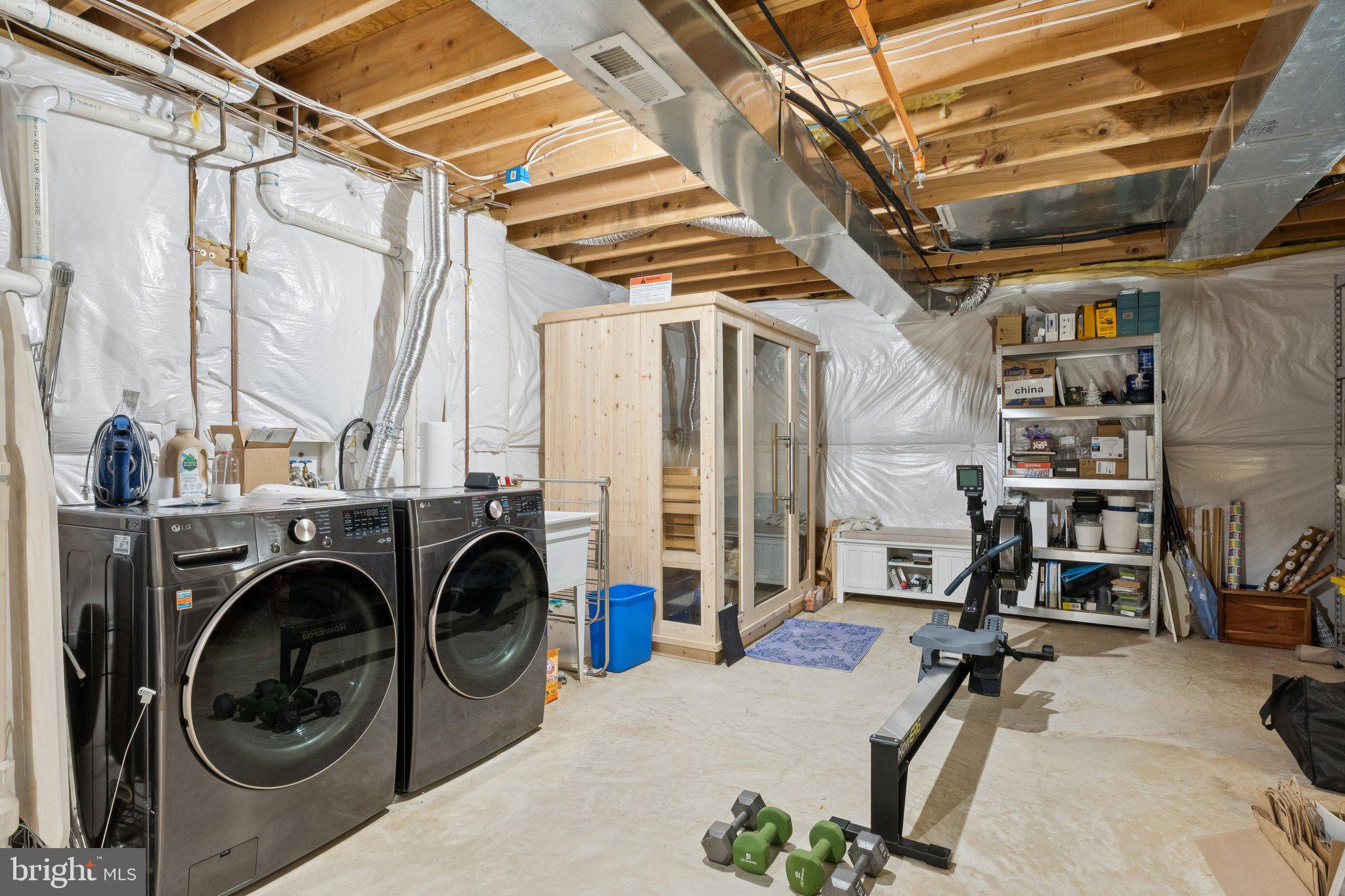 COURTYARDS AT WEST 222 - Residential