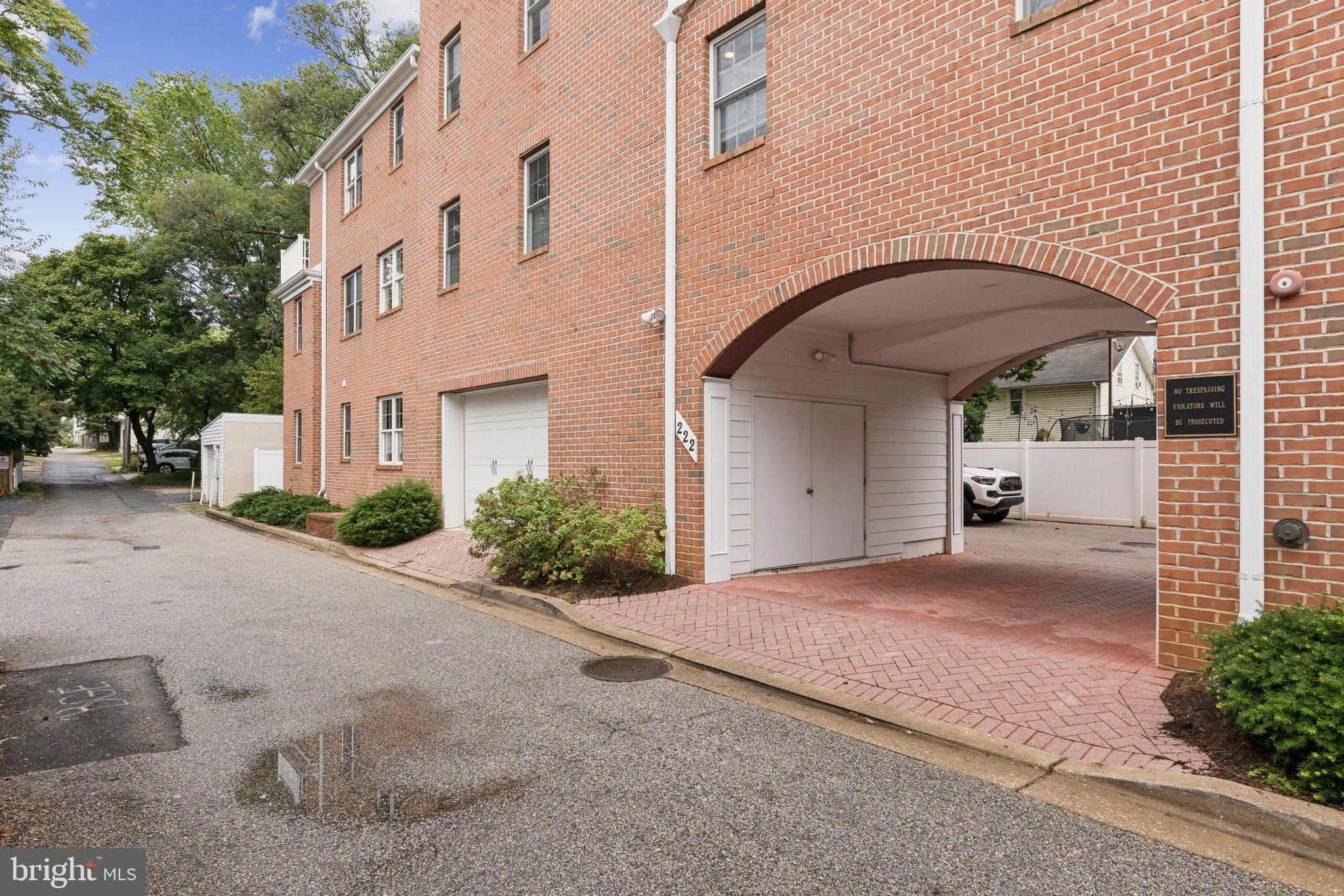 COURTYARDS AT WEST 222 - Residential
