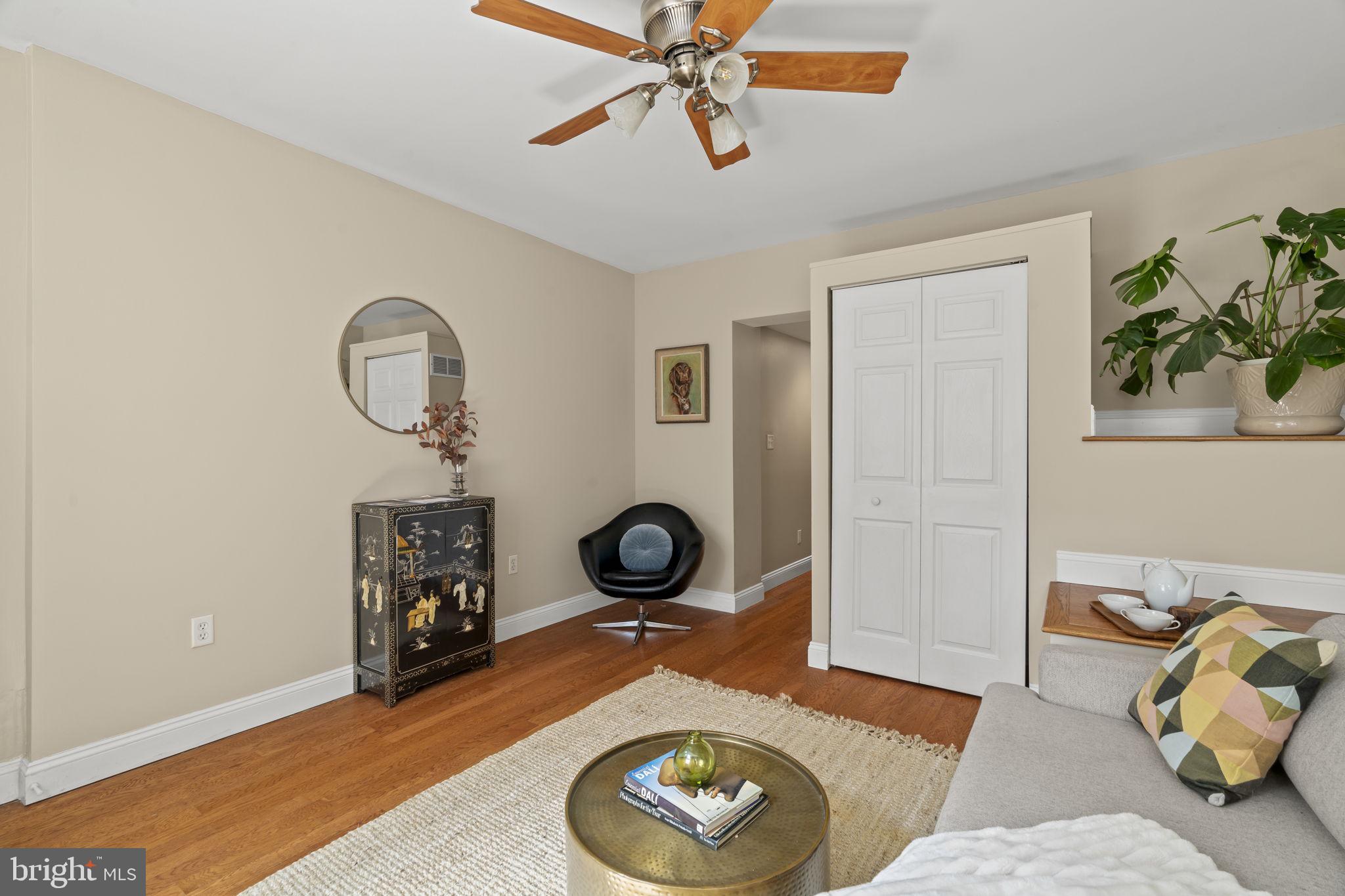 1012 N LEITHGOW STREET