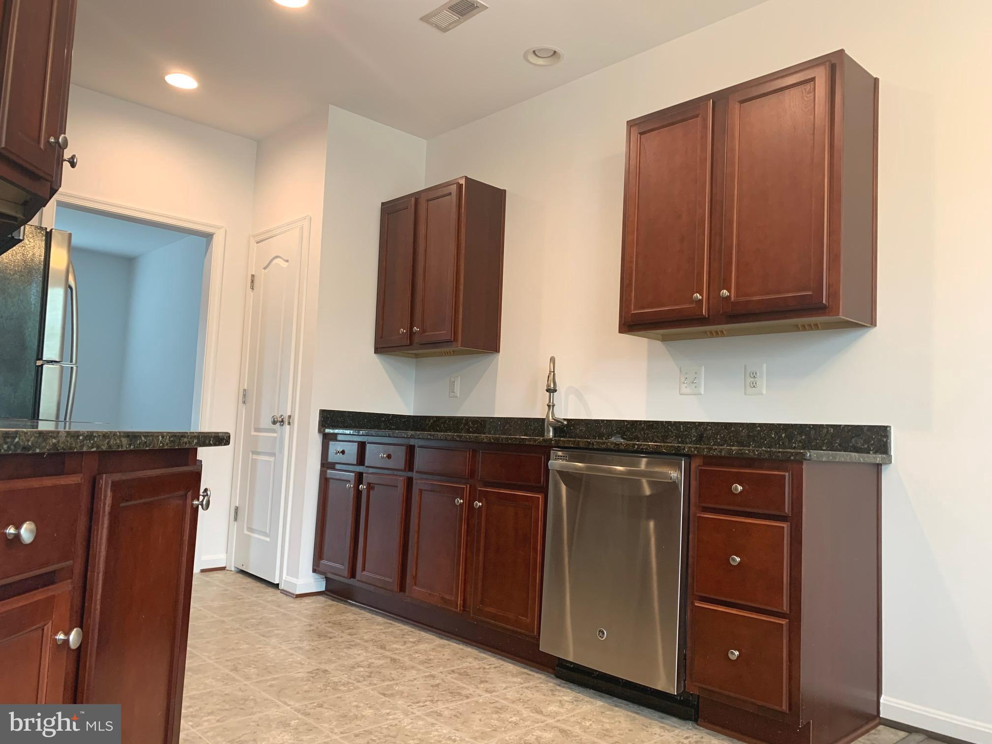 LADYSMITH VILLAGE - Residential Lease